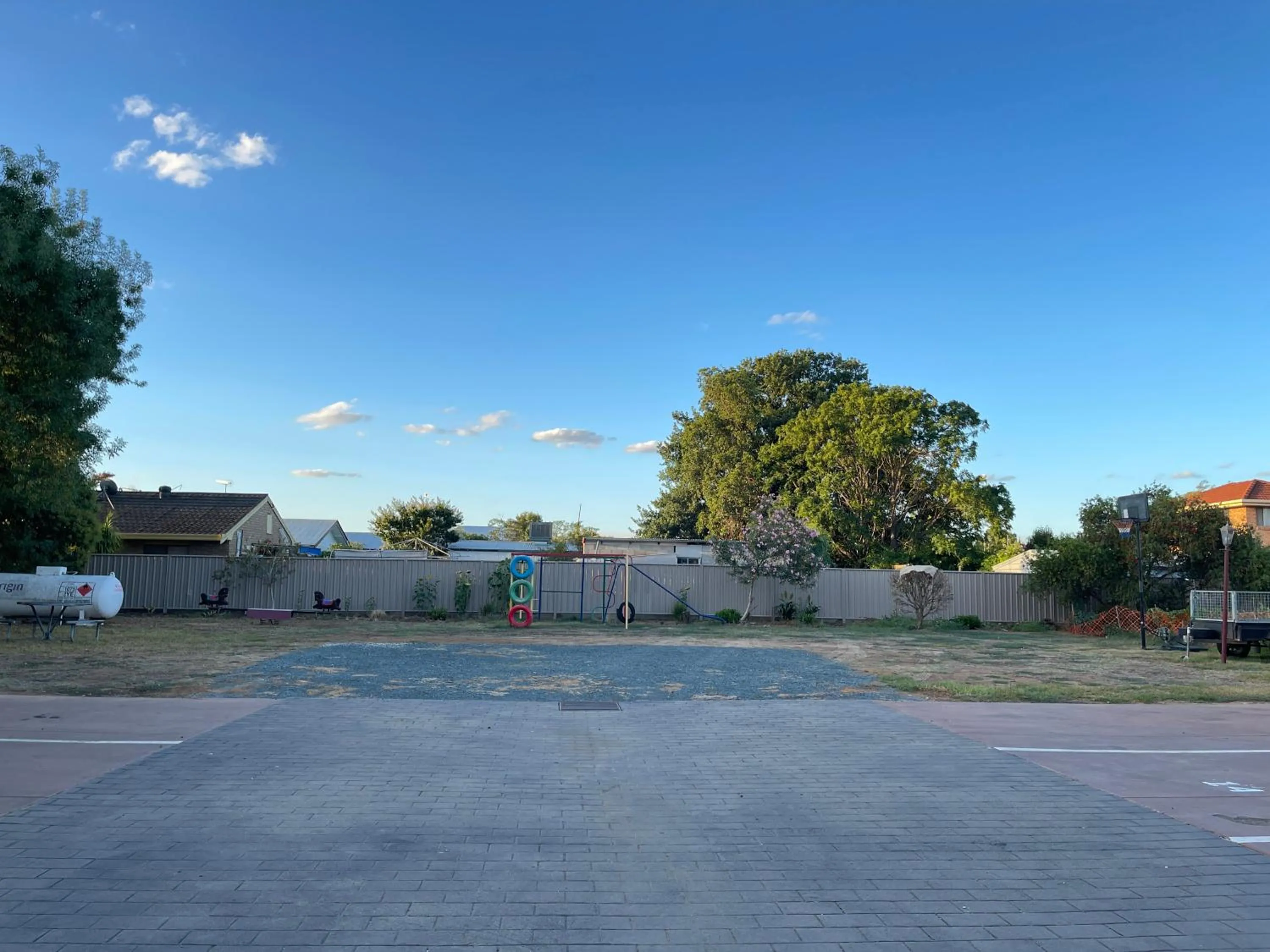 Patio in Philadelphia Motor Inn