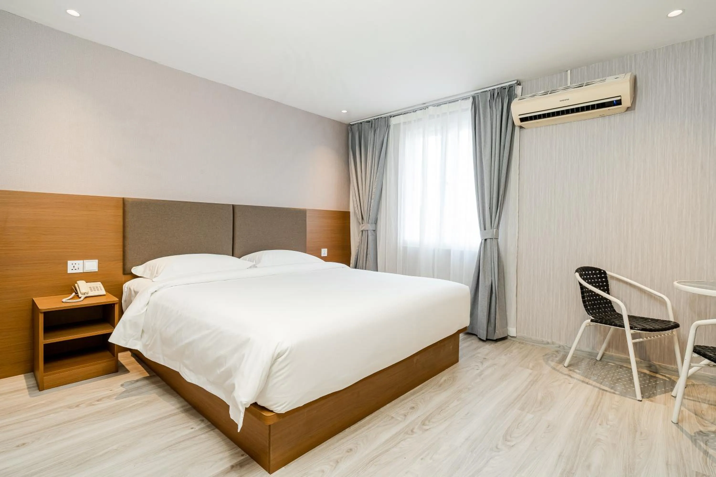 Bed in Aurea Delight Hotel