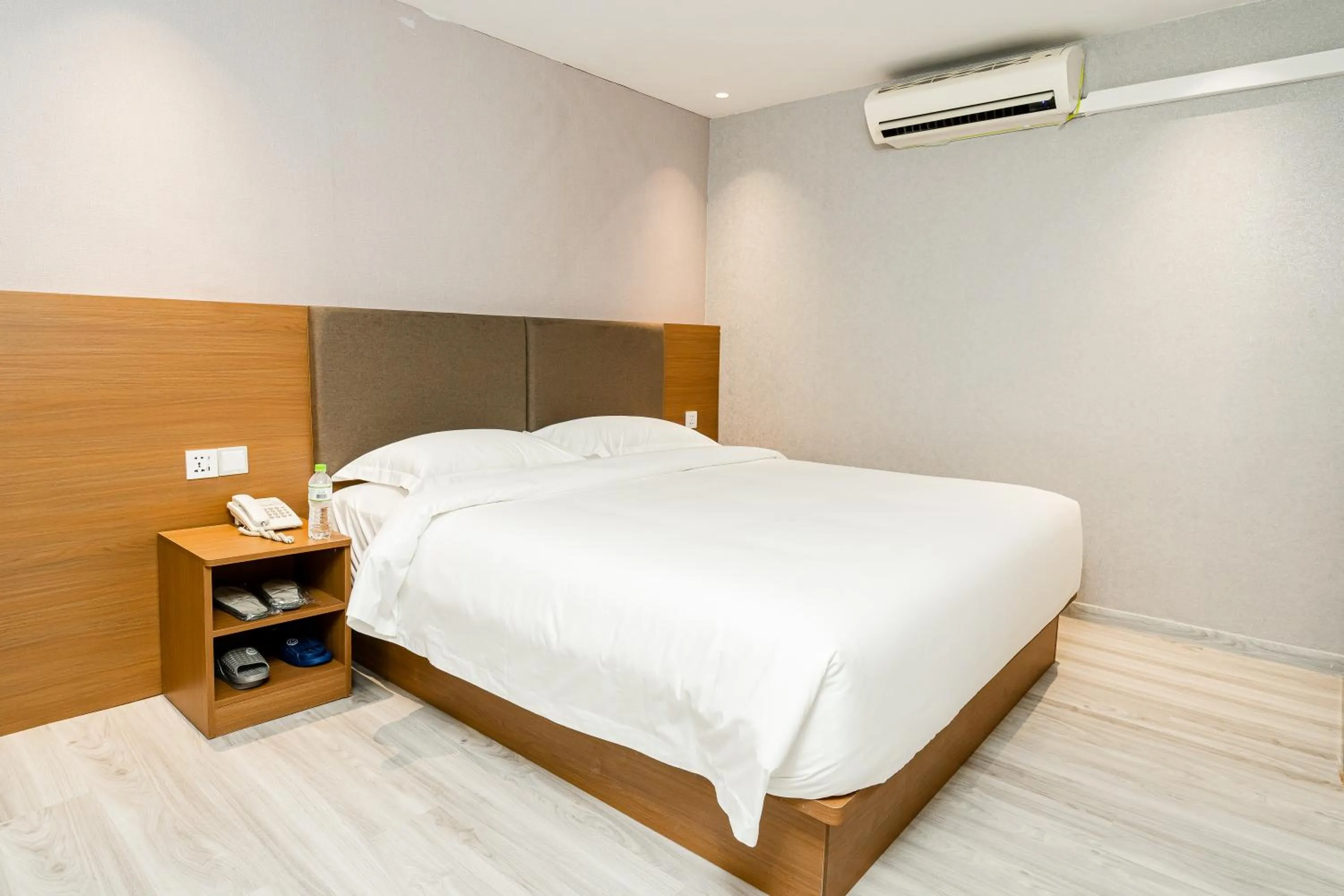 Bed in Aurea Delight Hotel