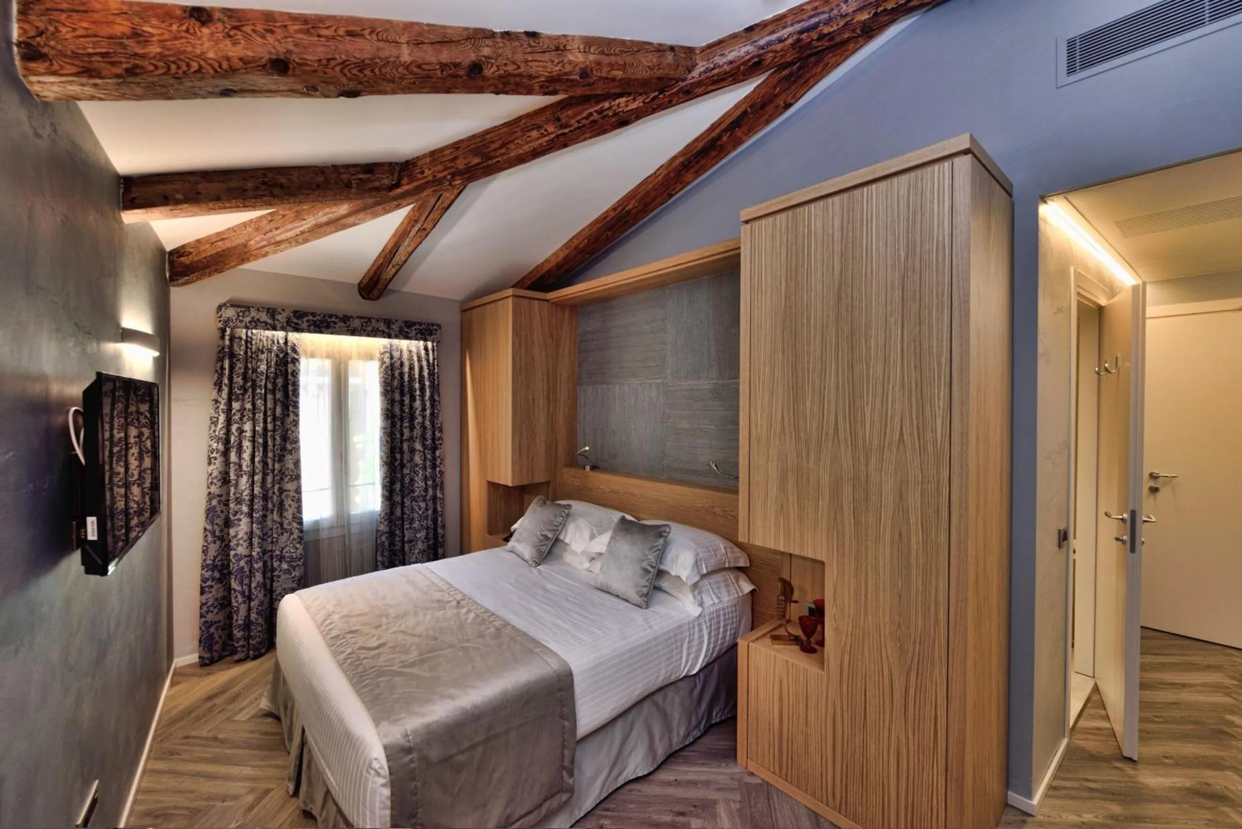 Photo of the whole room, Bed in Rosa Salva Hotel