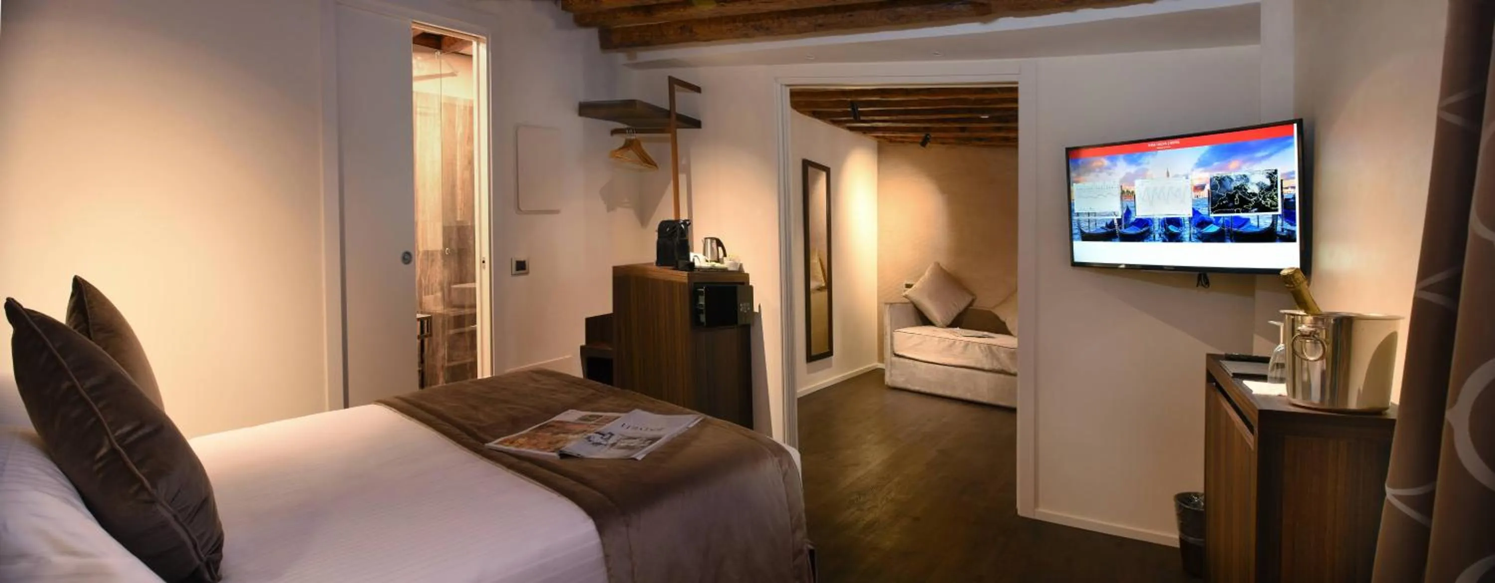 View (from property/room), Bed in Rosa Salva Hotel