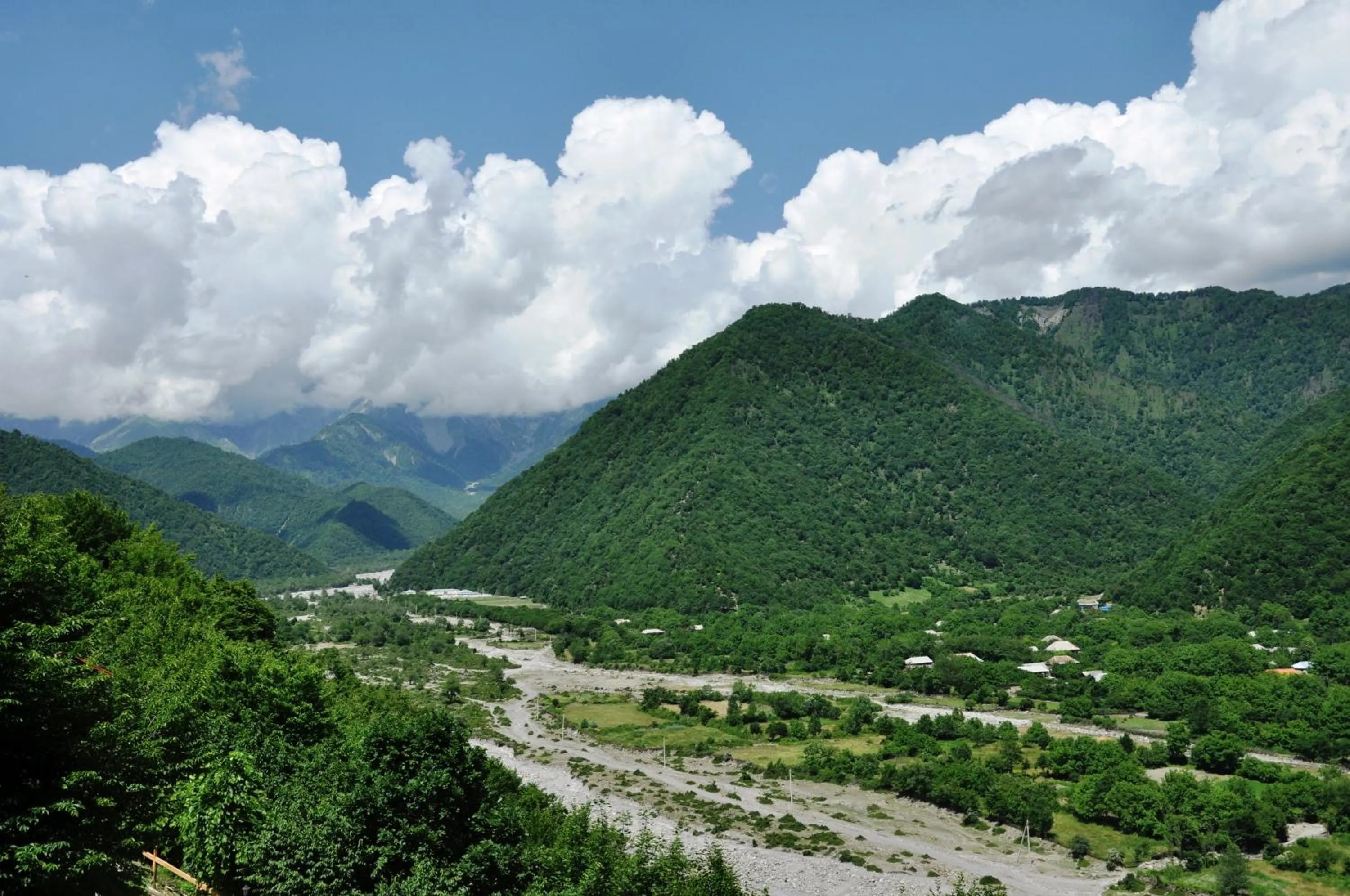 Spring in Kungut Hotel & Restaurant