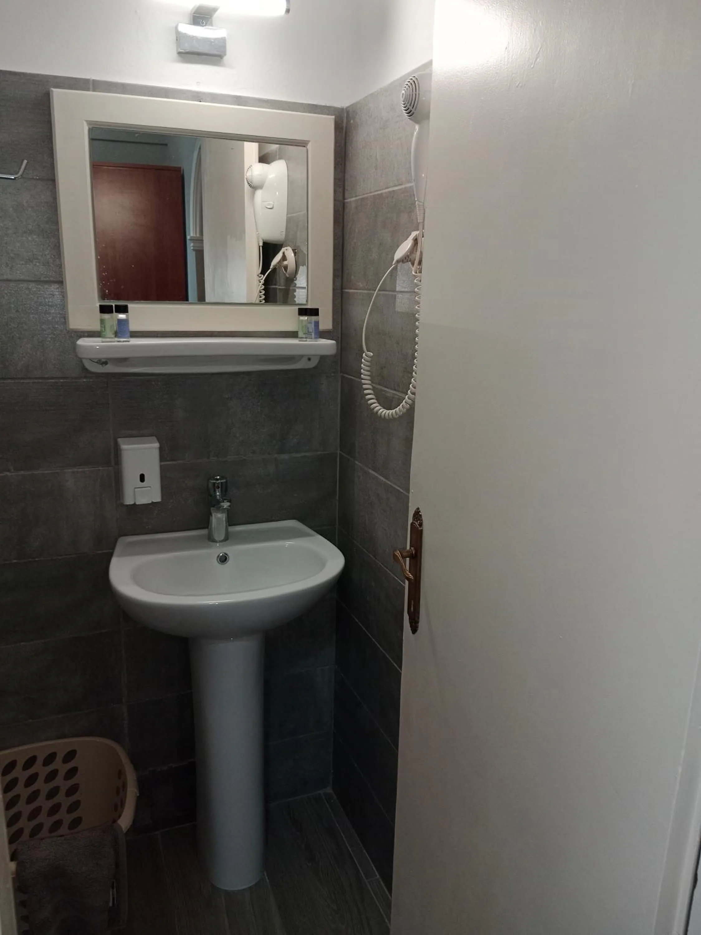 Toilet in Aristides Studios