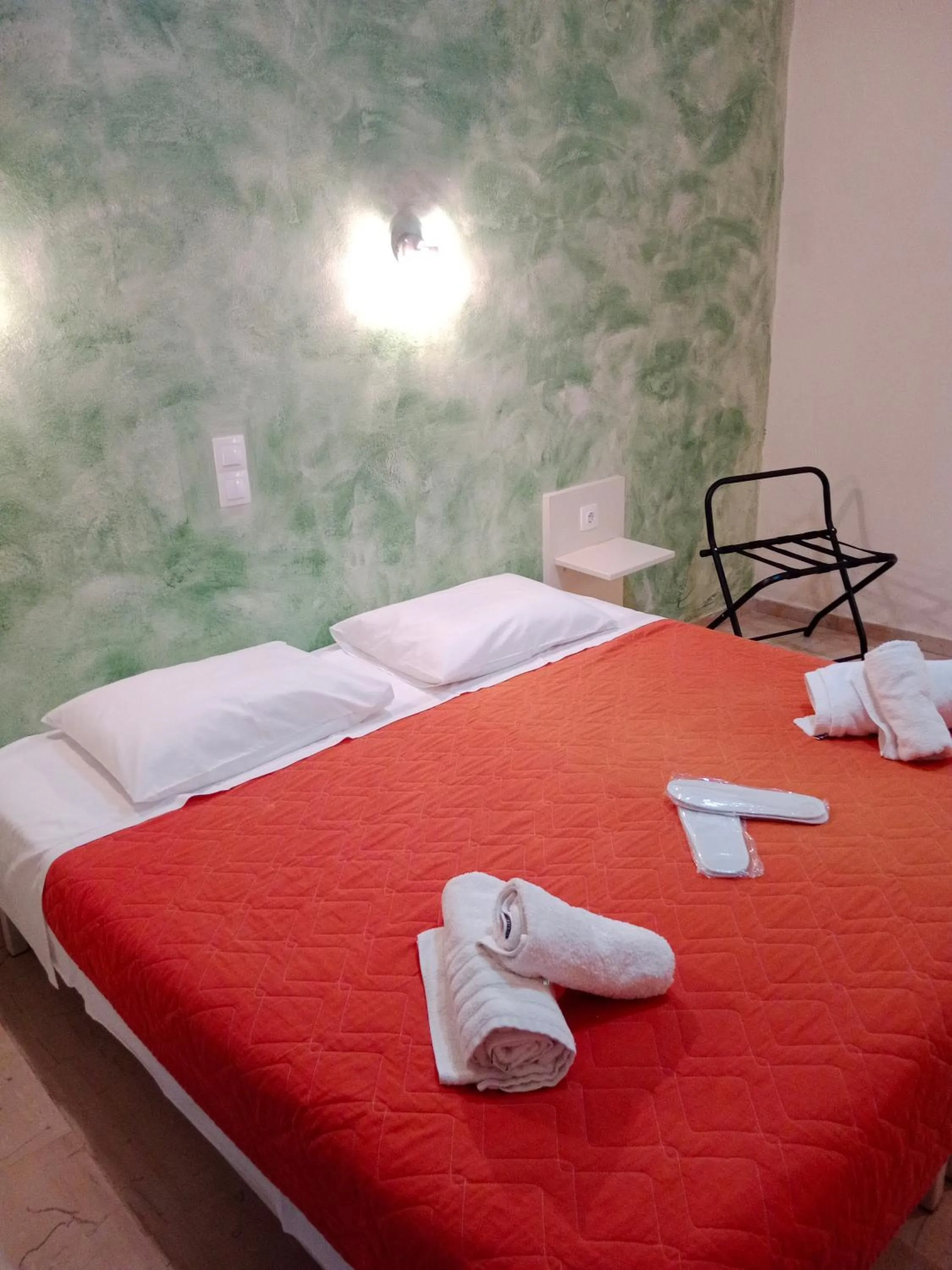 Photo of the whole room, Bed in Aristides Studios