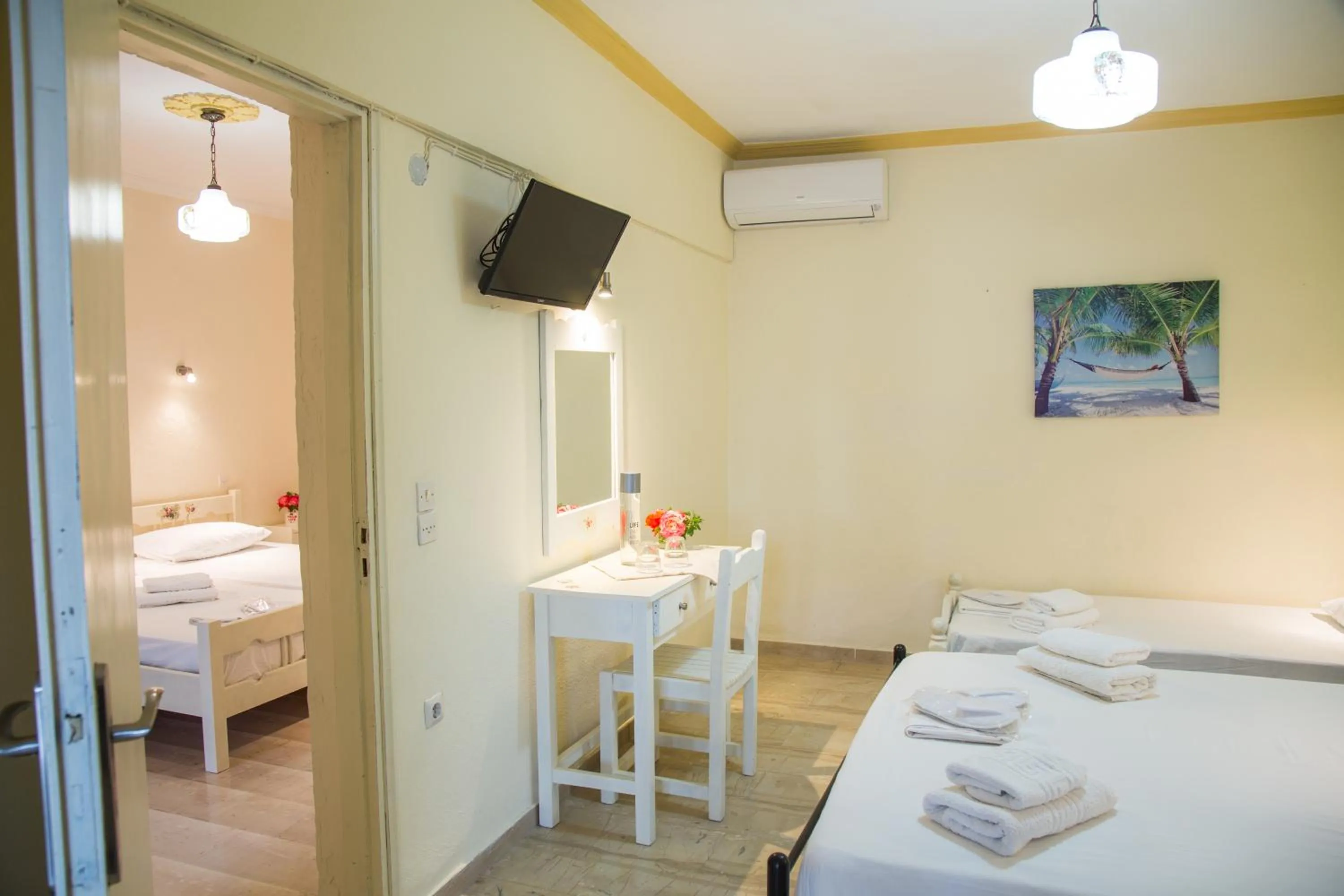 Bedroom, Bed in Aristides Studios