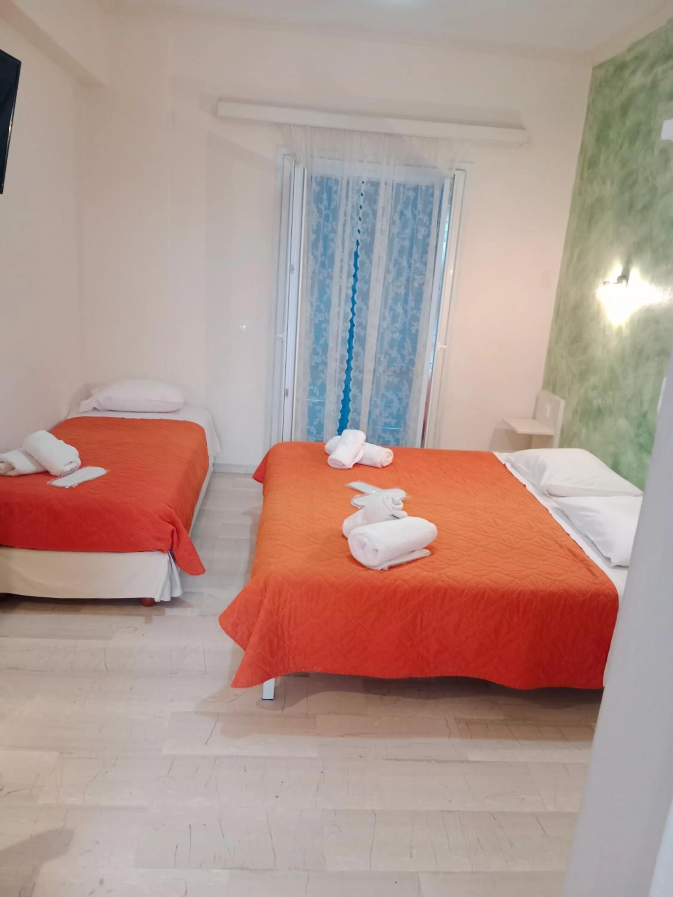 Photo of the whole room, Bed in Aristides Studios