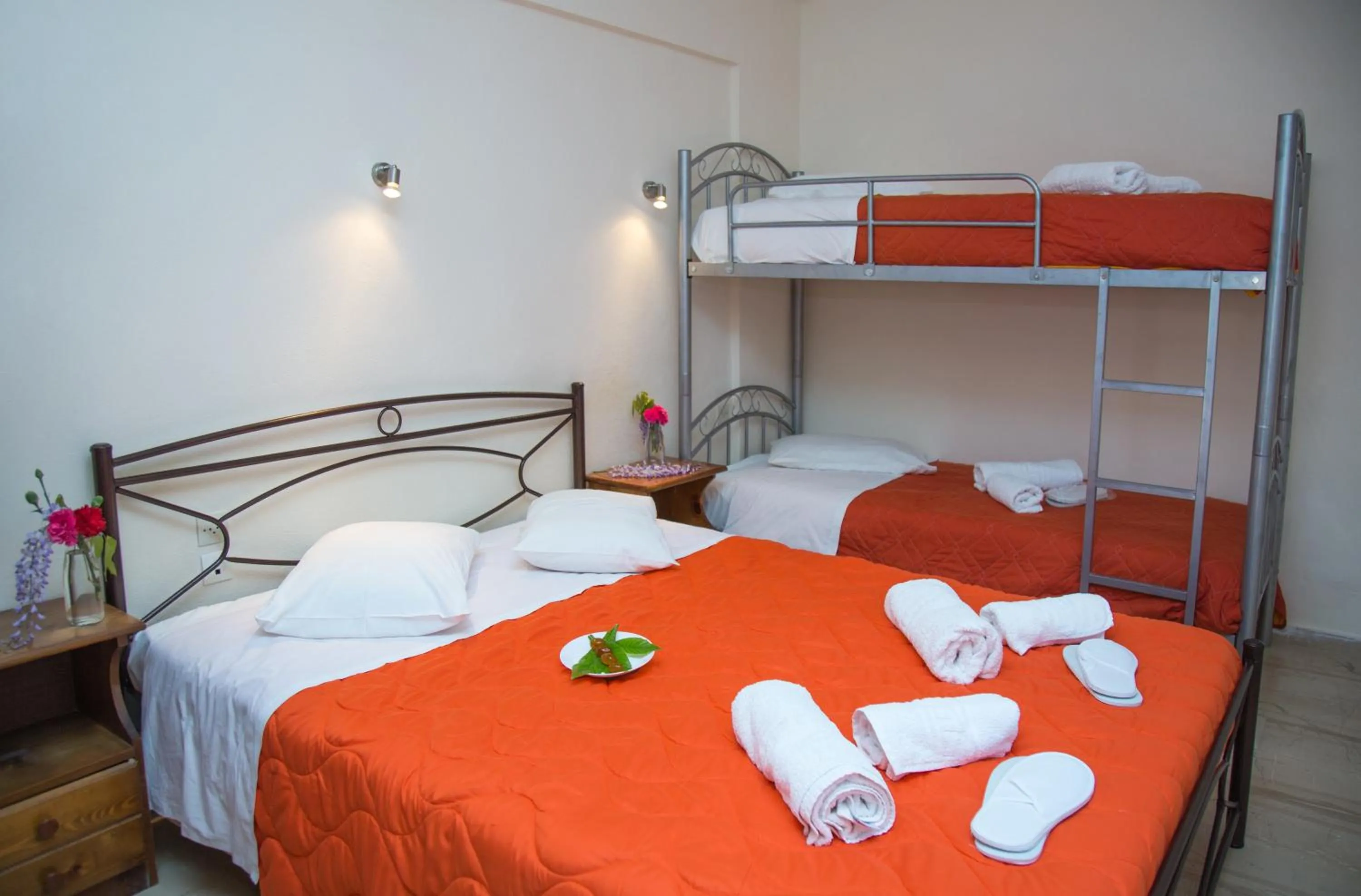 Photo of the whole room, Bed in Aristides Studios