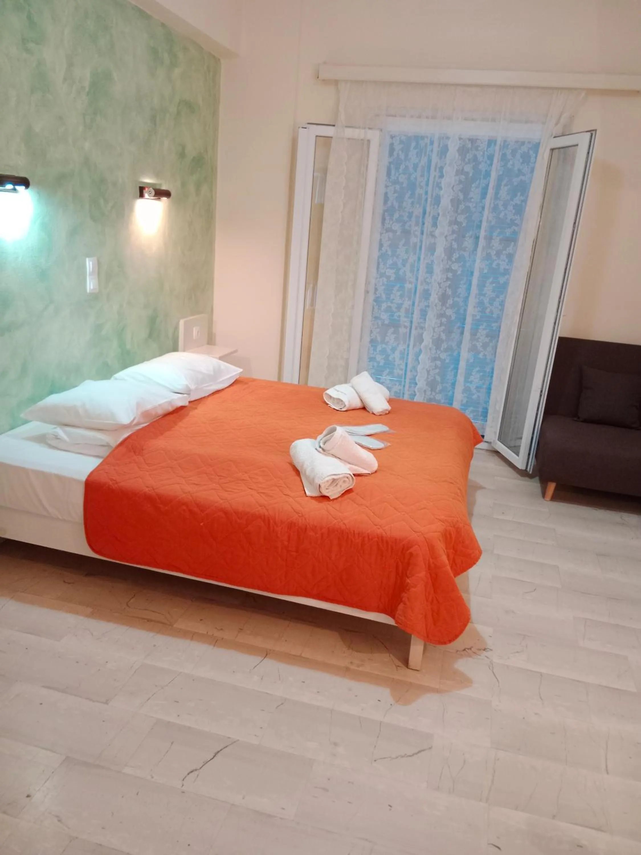 Photo of the whole room, Bed in Aristides Studios
