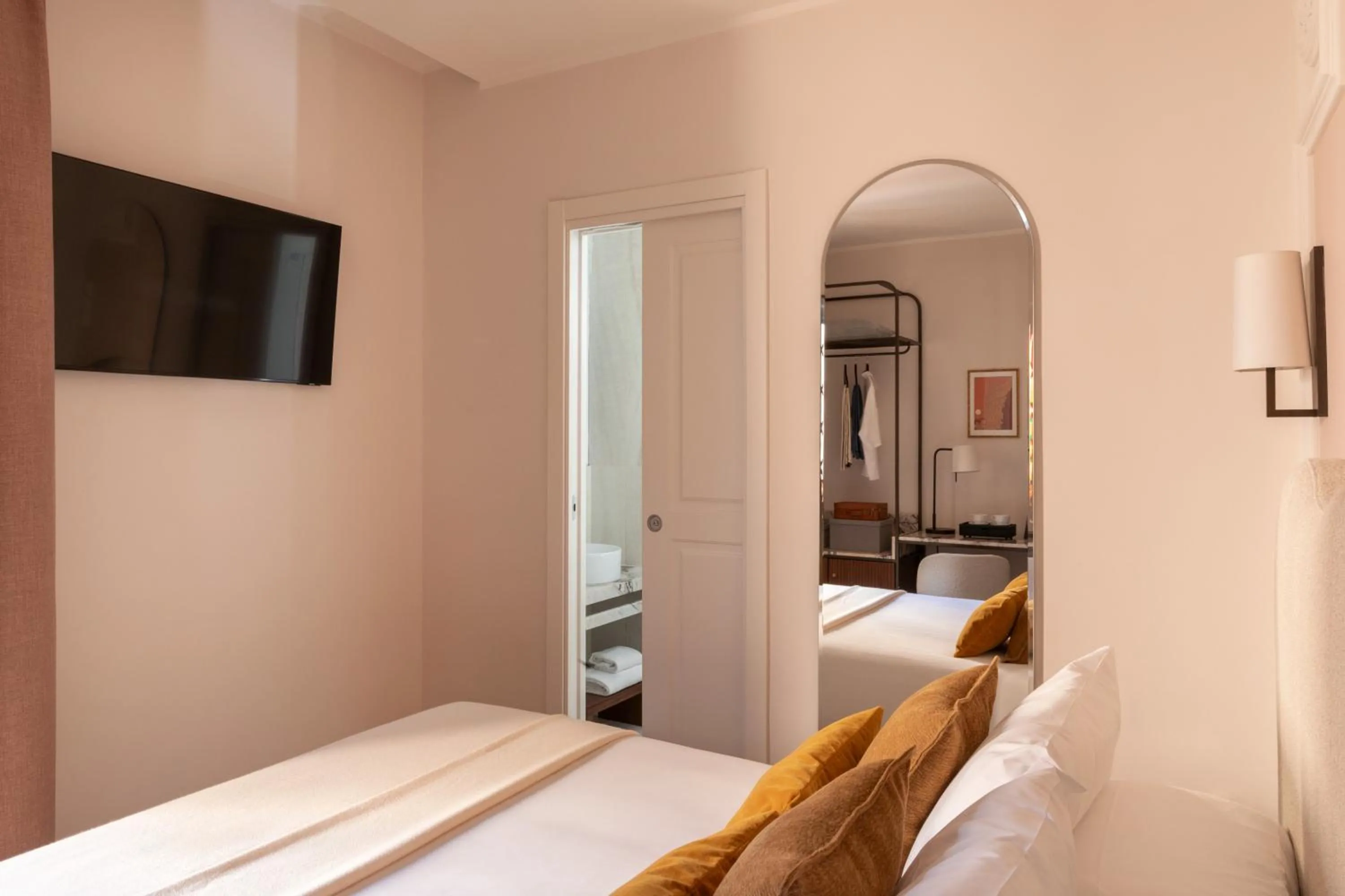 Bedroom, Bed in Hotel Fori Imperiali