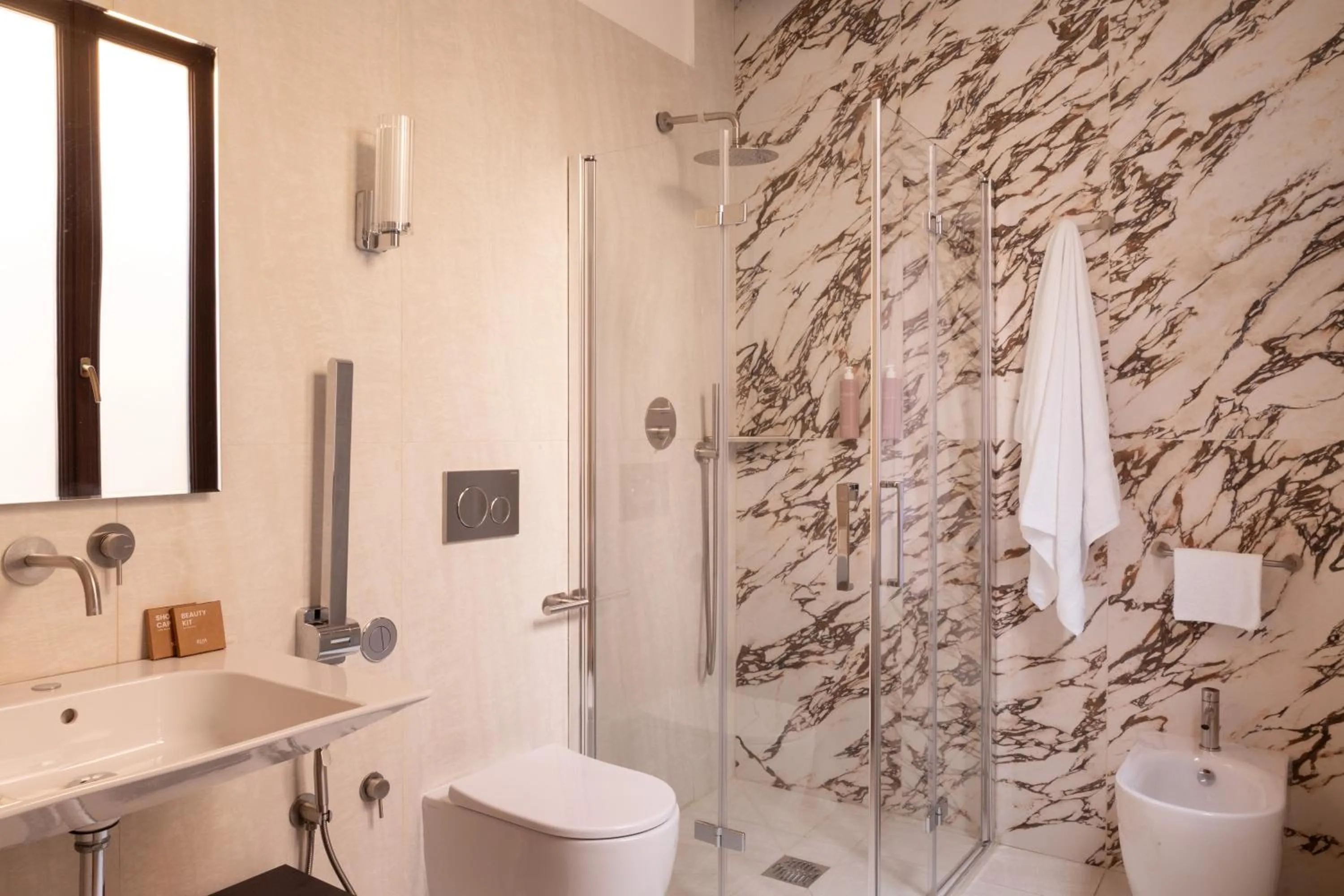Shower in Hotel Fori Imperiali