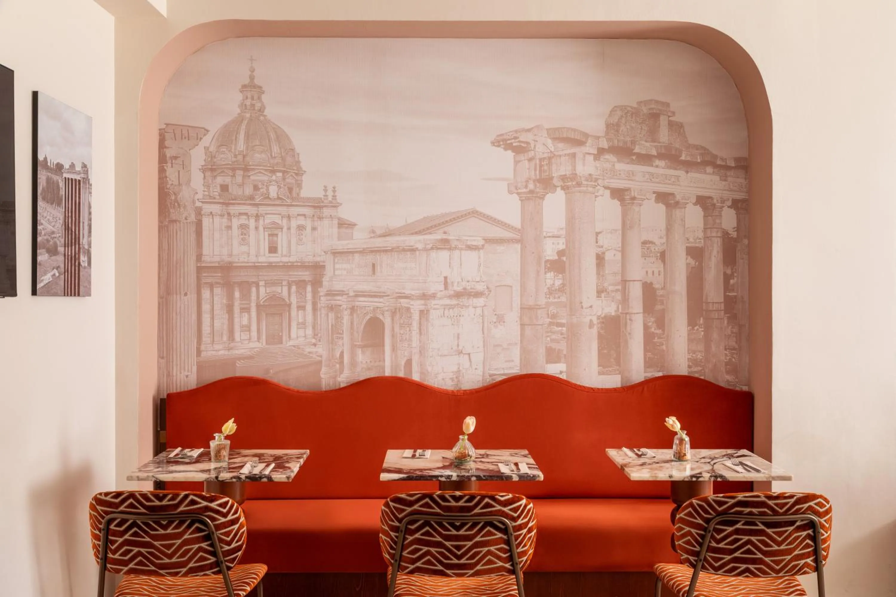 Restaurant/places to eat in Hotel Fori Imperiali
