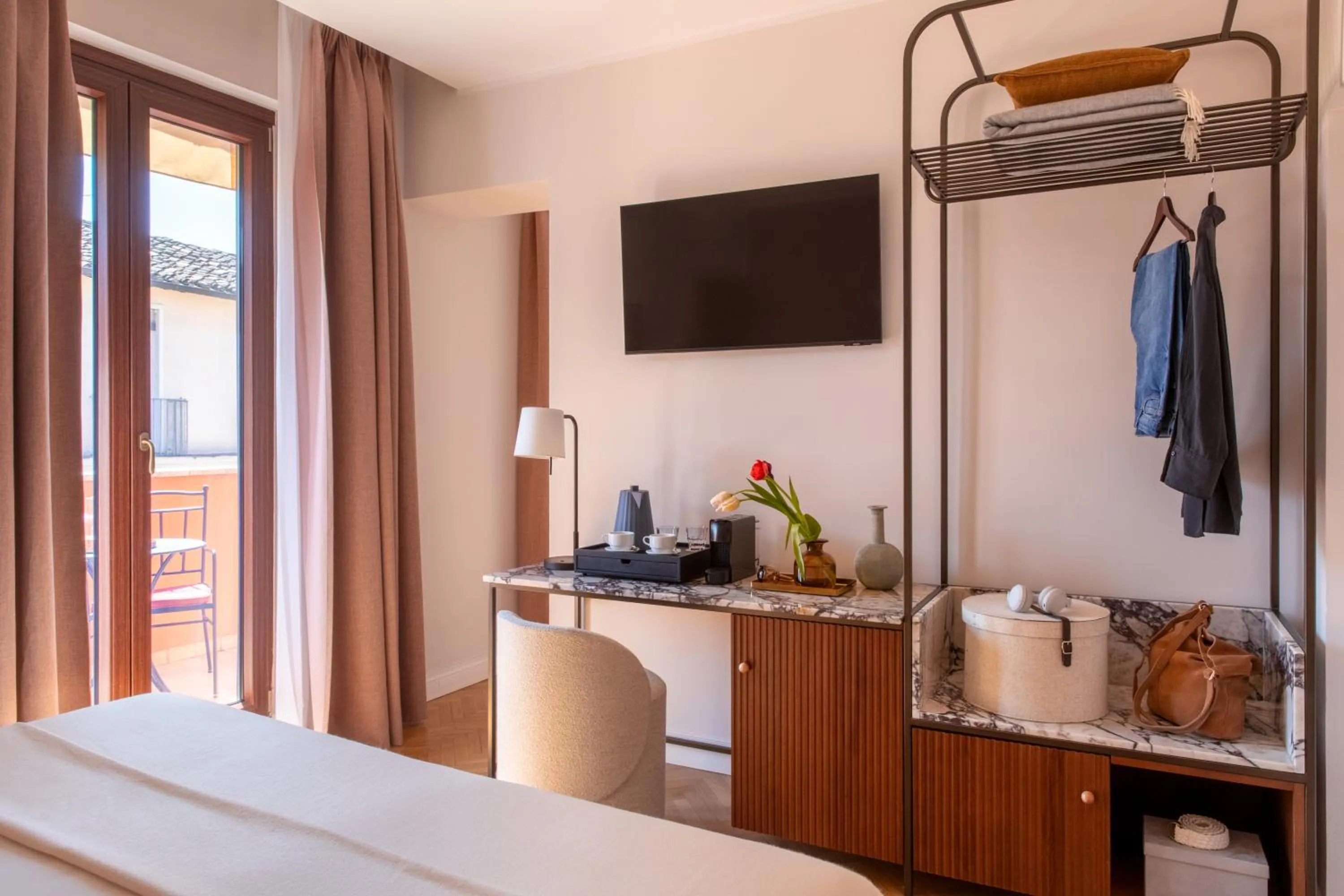 Bedroom, Bed in Hotel Fori Imperiali