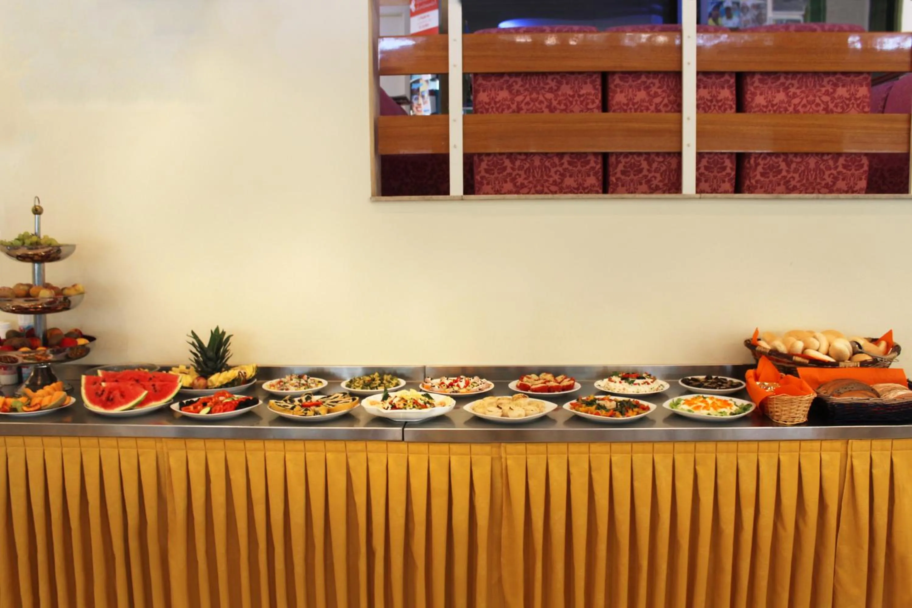 Lunch in Hotel Royal