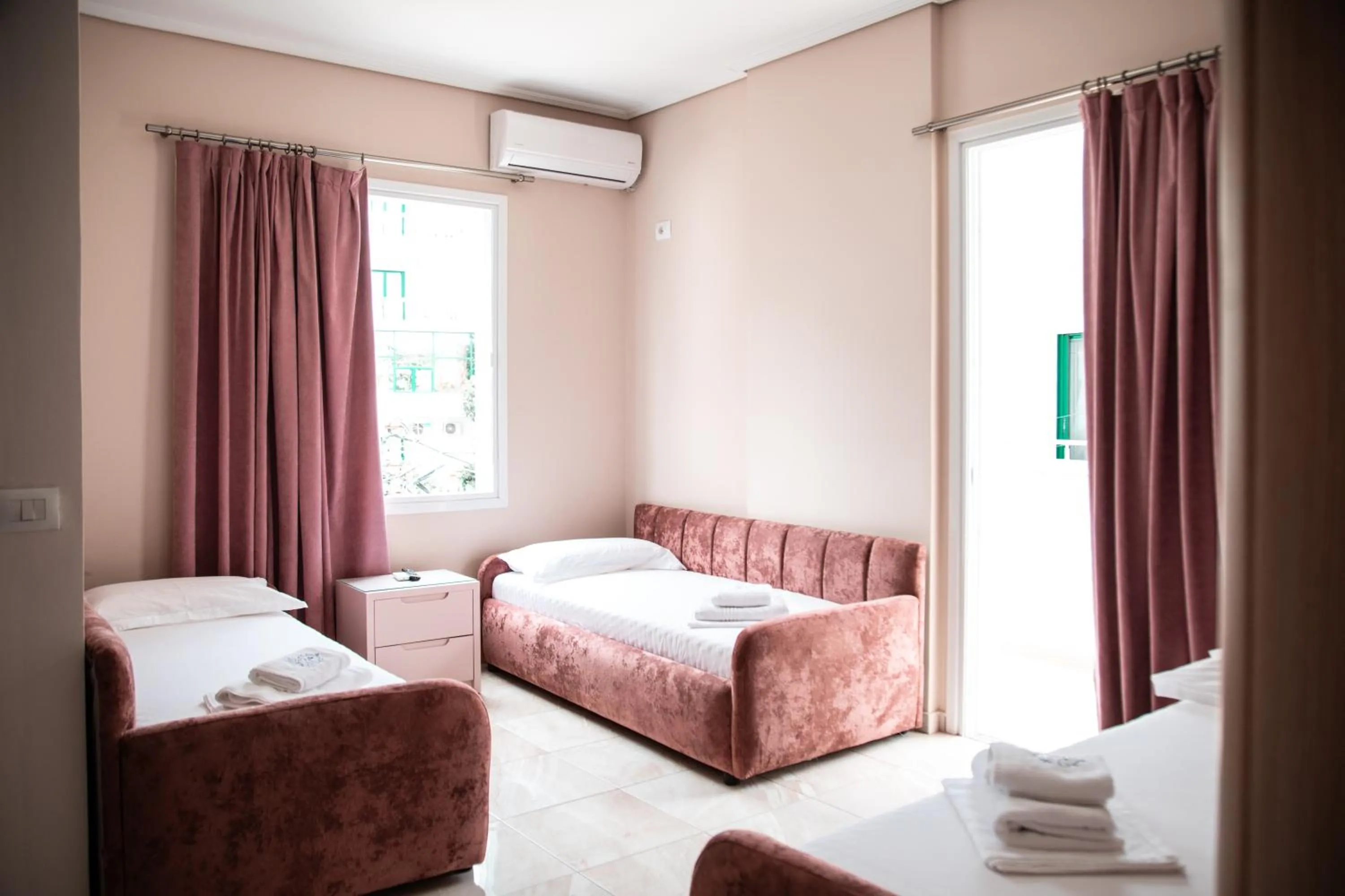 Photo of the whole room, Bed in Vila e Bardhe Butique Hotel