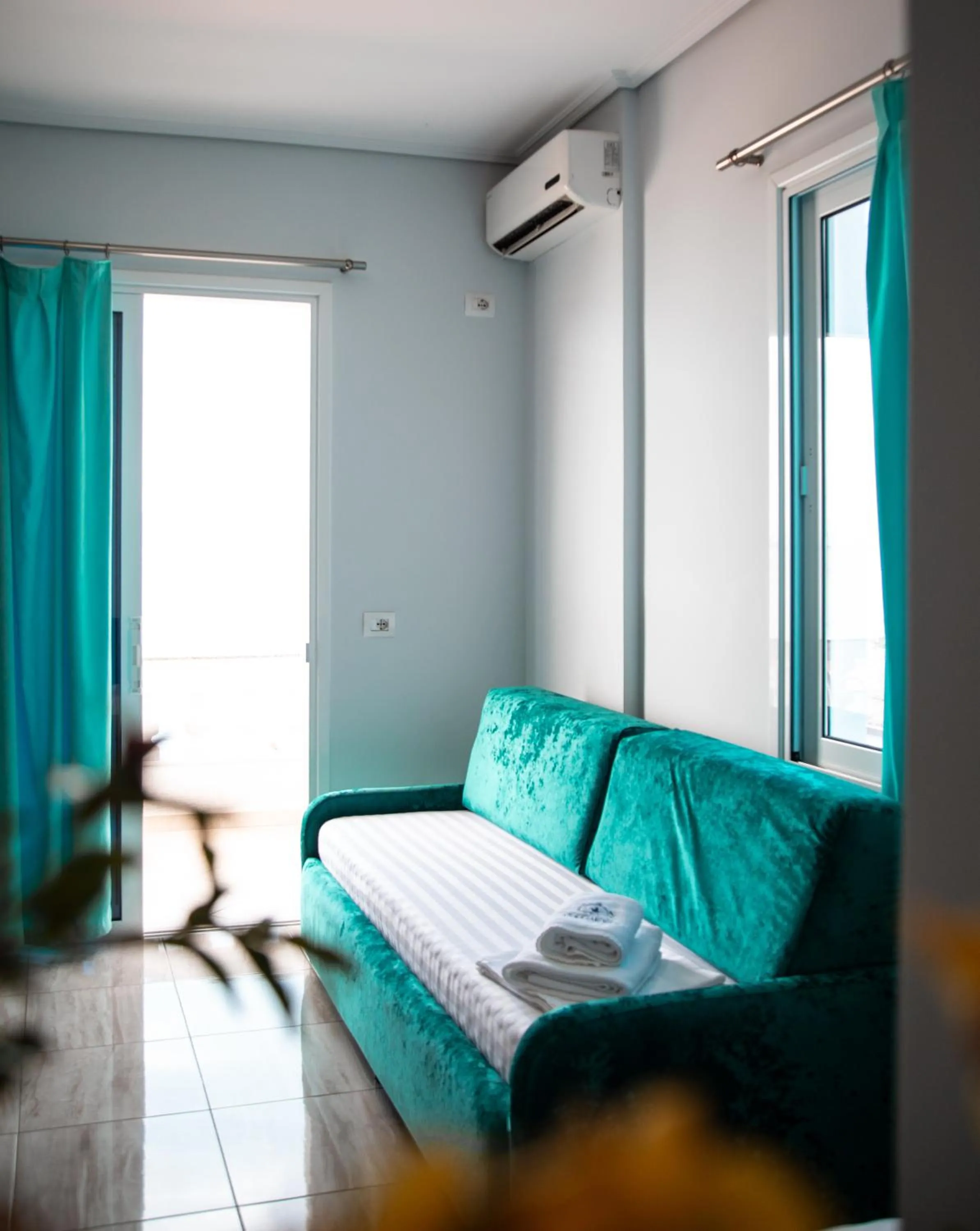 Living room, Bed in Vila e Bardhe Butique Hotel