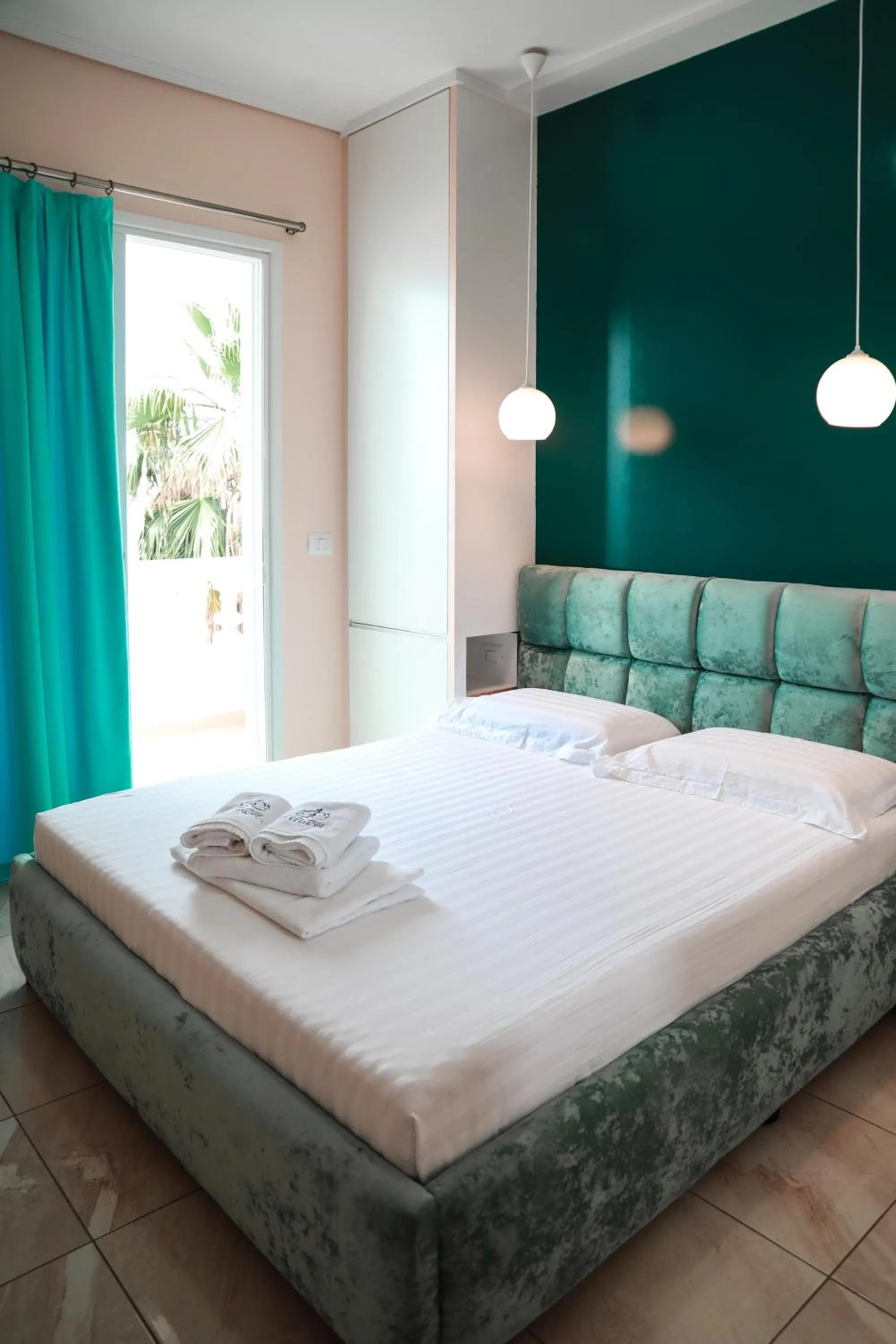 Bed in Vila e Bardhe Butique Hotel