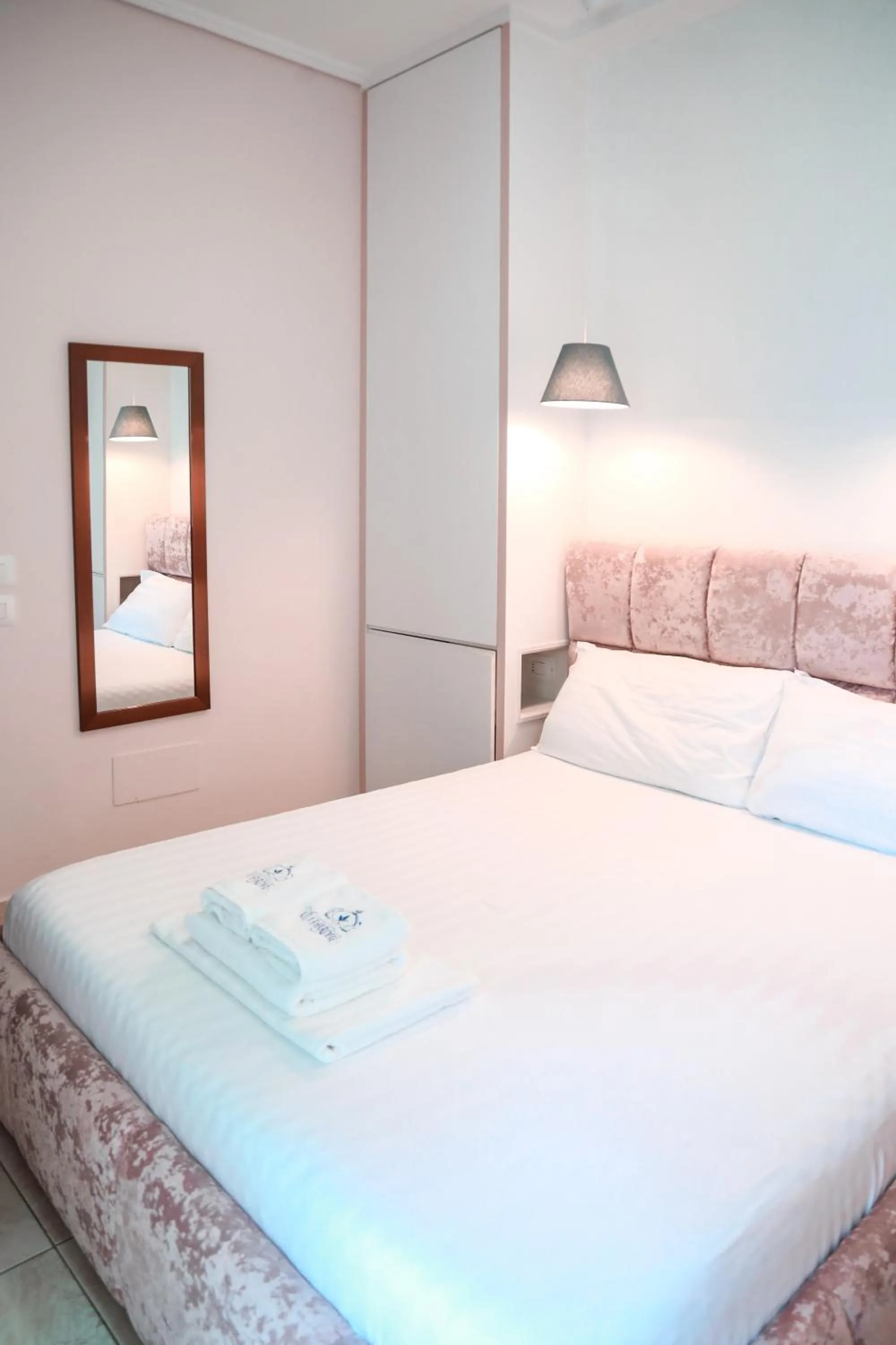 Bedroom, Bed in Vila e Bardhe Butique Hotel