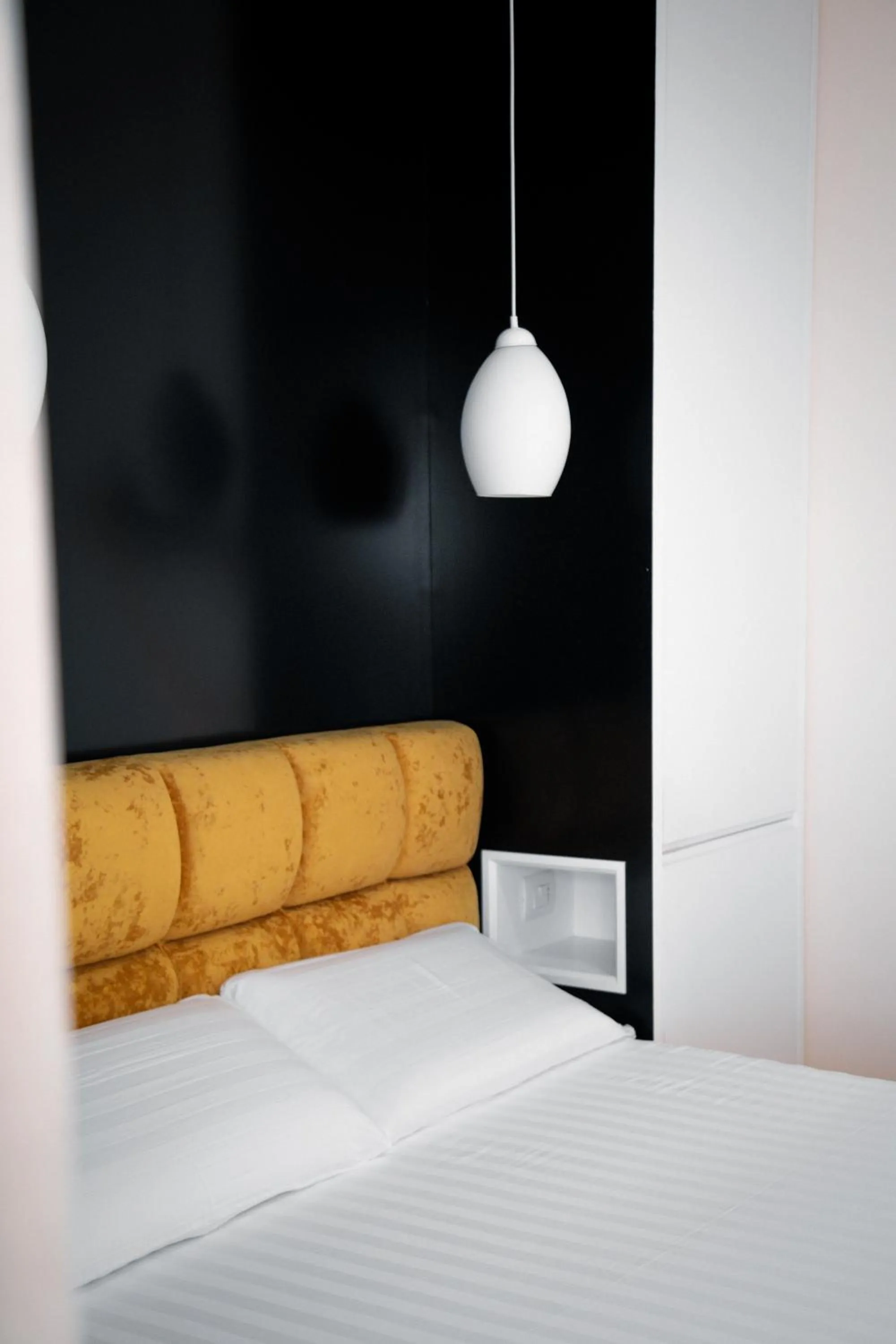 Bed in Vila e Bardhe Butique Hotel