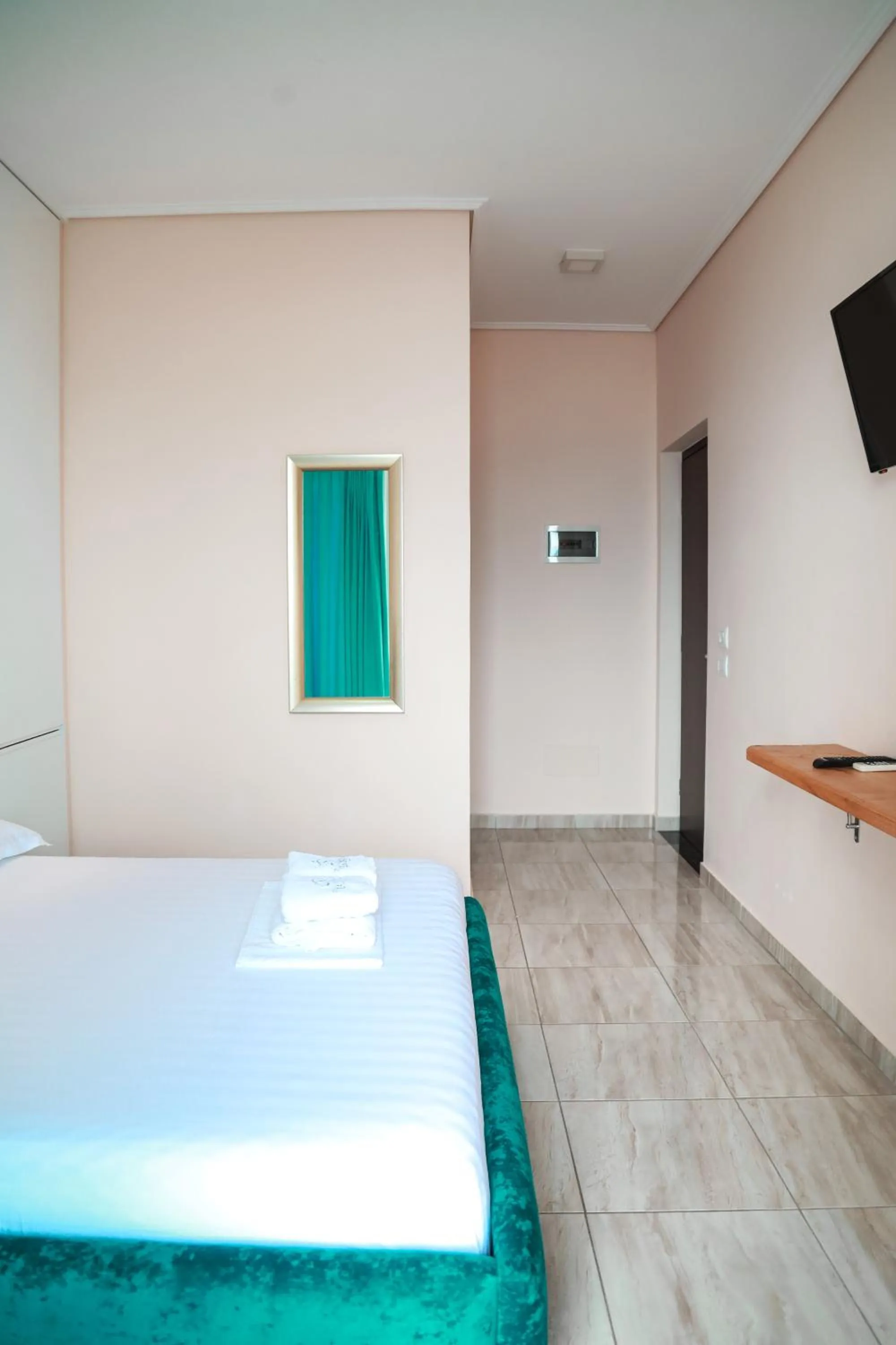 Communal lounge/ TV room, Bed in Vila e Bardhe Butique Hotel