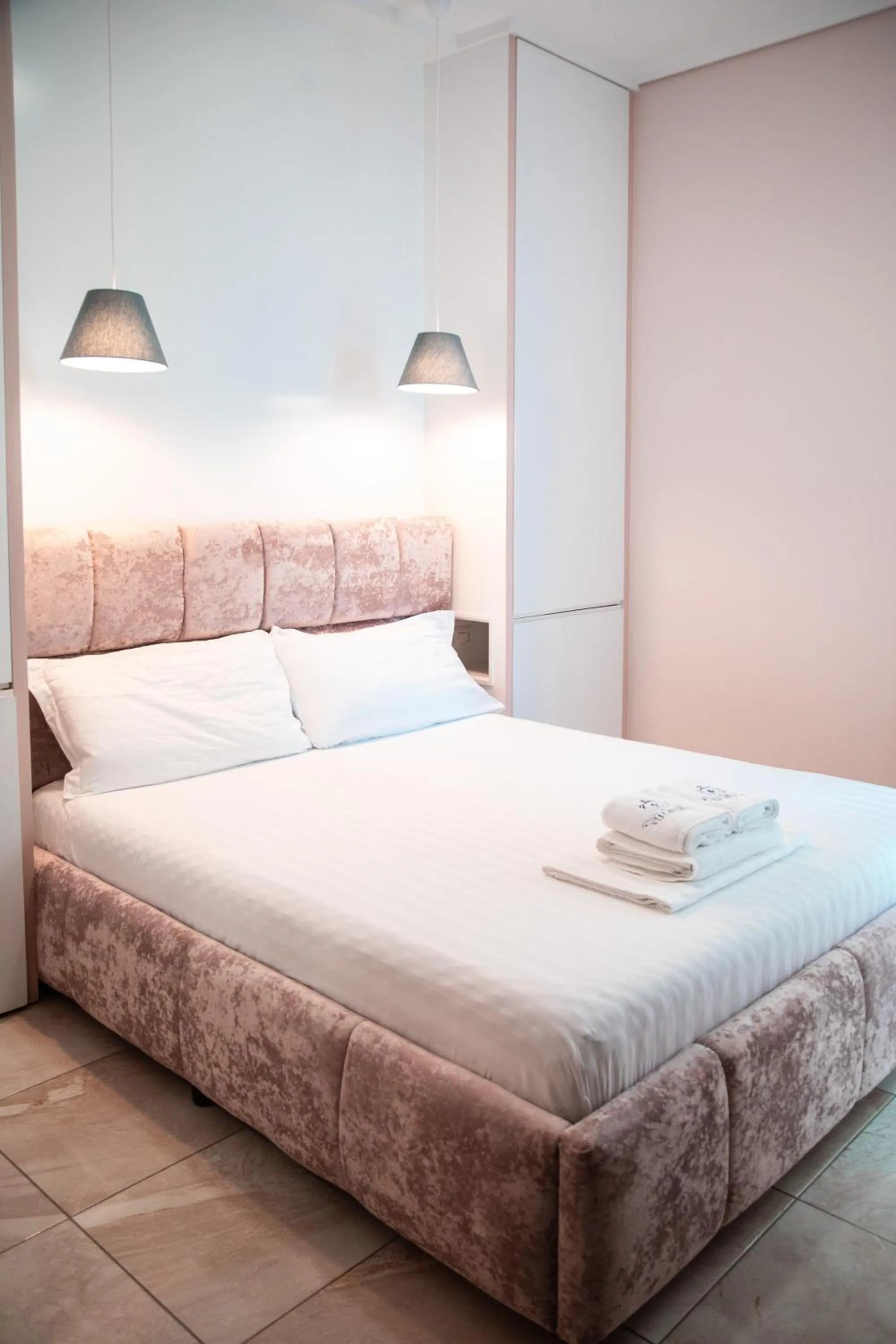 Bed in Vila e Bardhe Butique Hotel