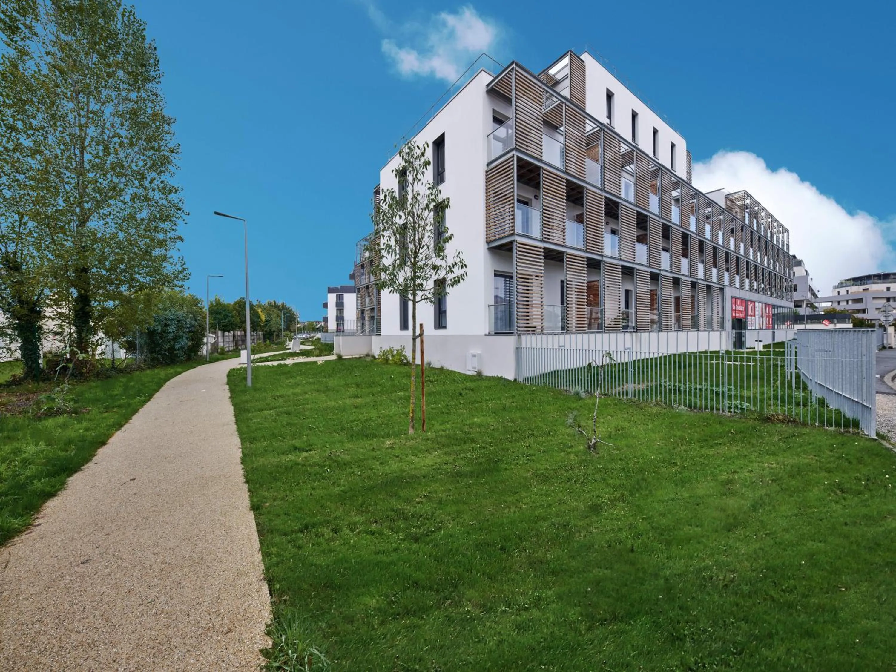 Property building in Zenao Appart'hôtels Cenon