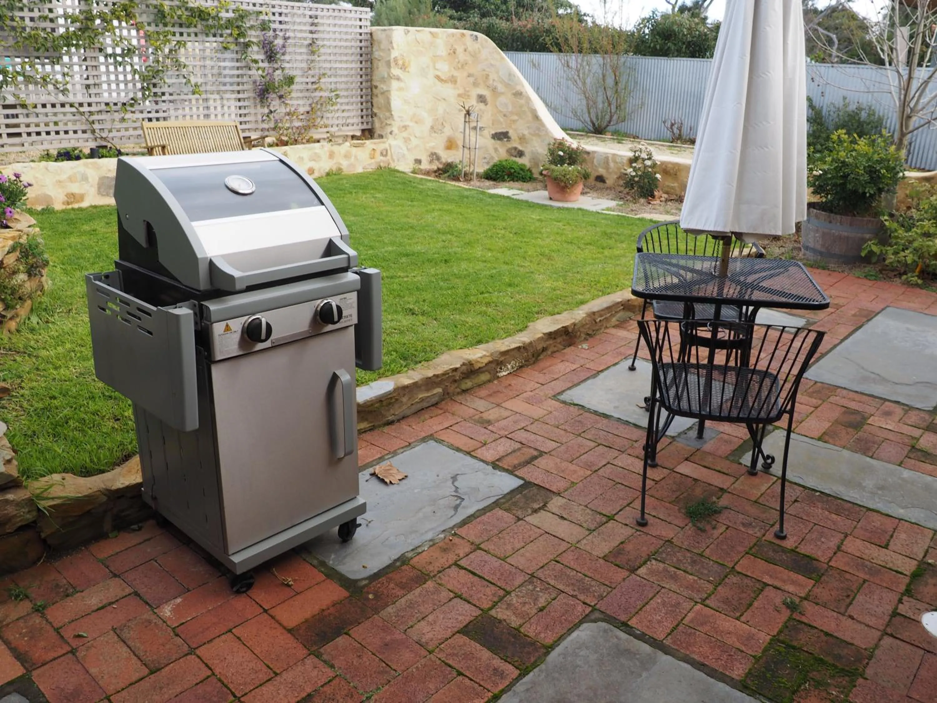 Garden in Cobblers Cottage B&B