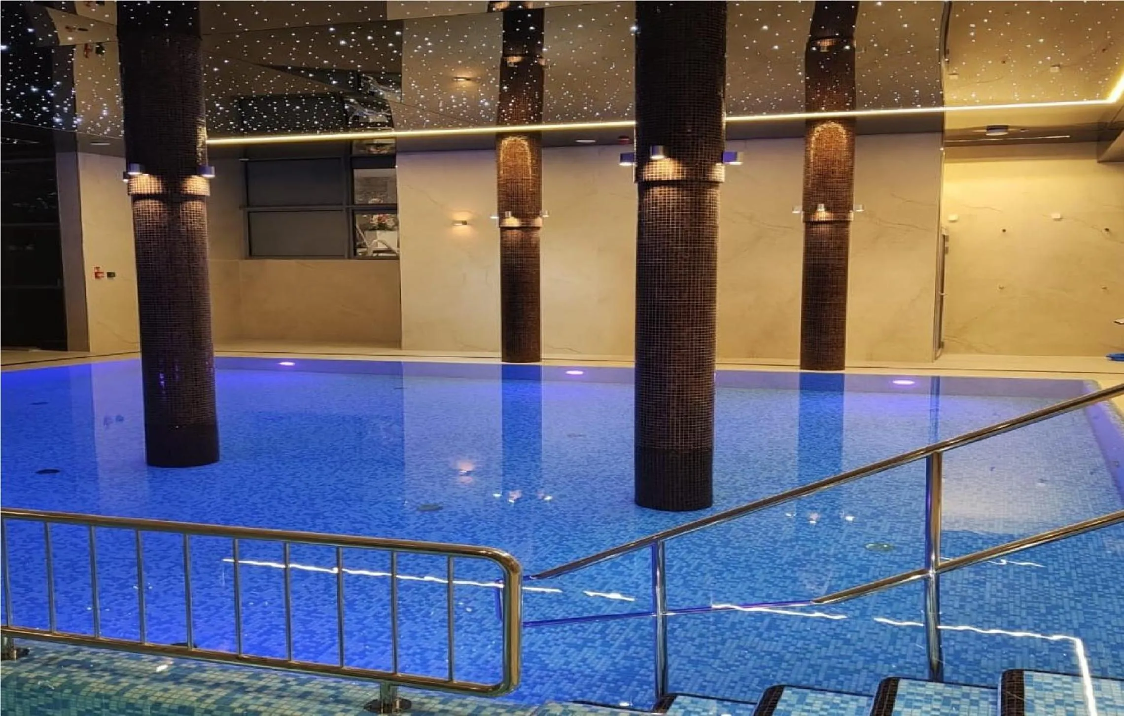 Swimming pool in Hotel SKAL Medi SPA & Resort
