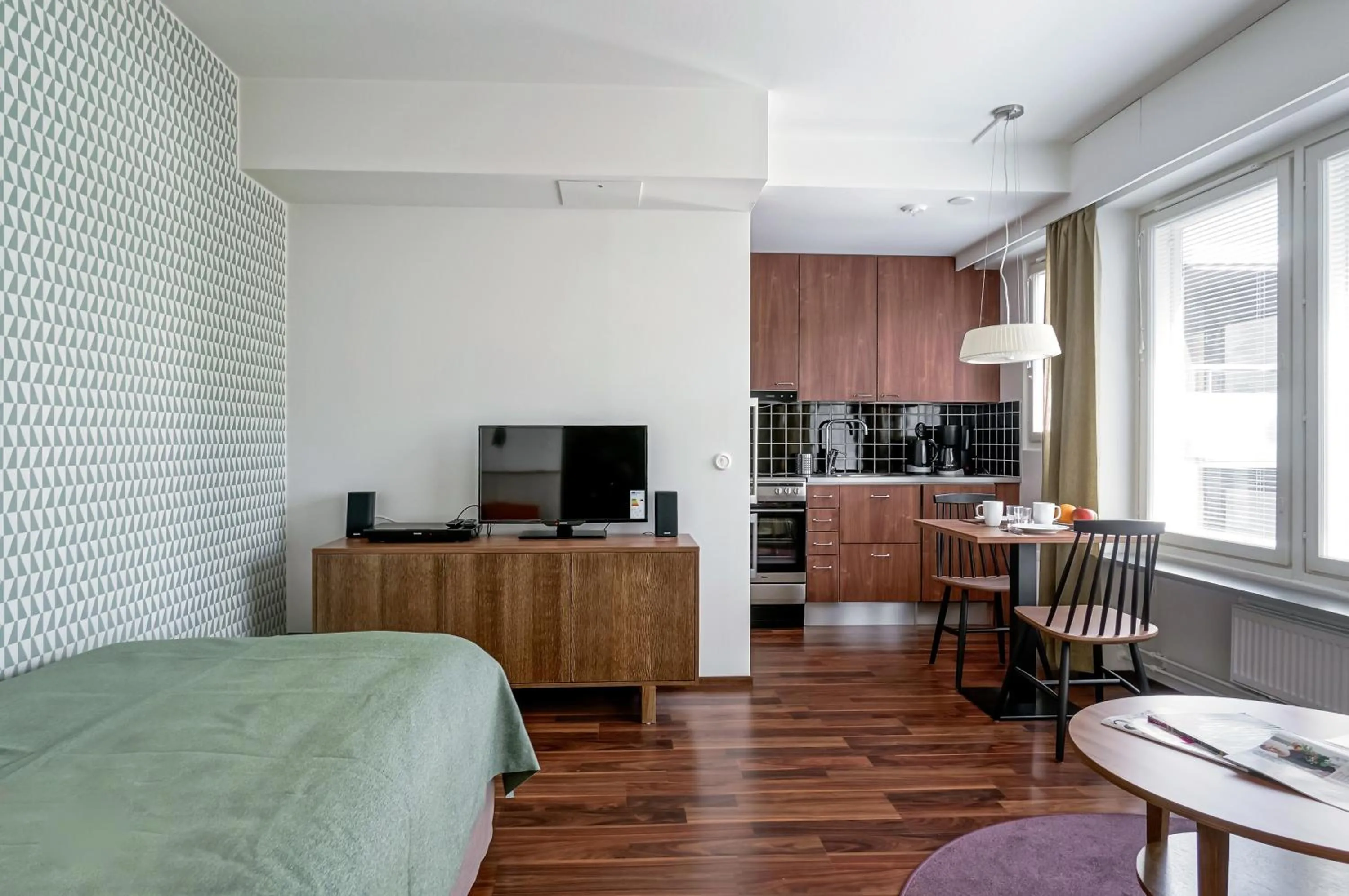 TV and multimedia in Forenom Serviced Apartments Espoo Tapiola