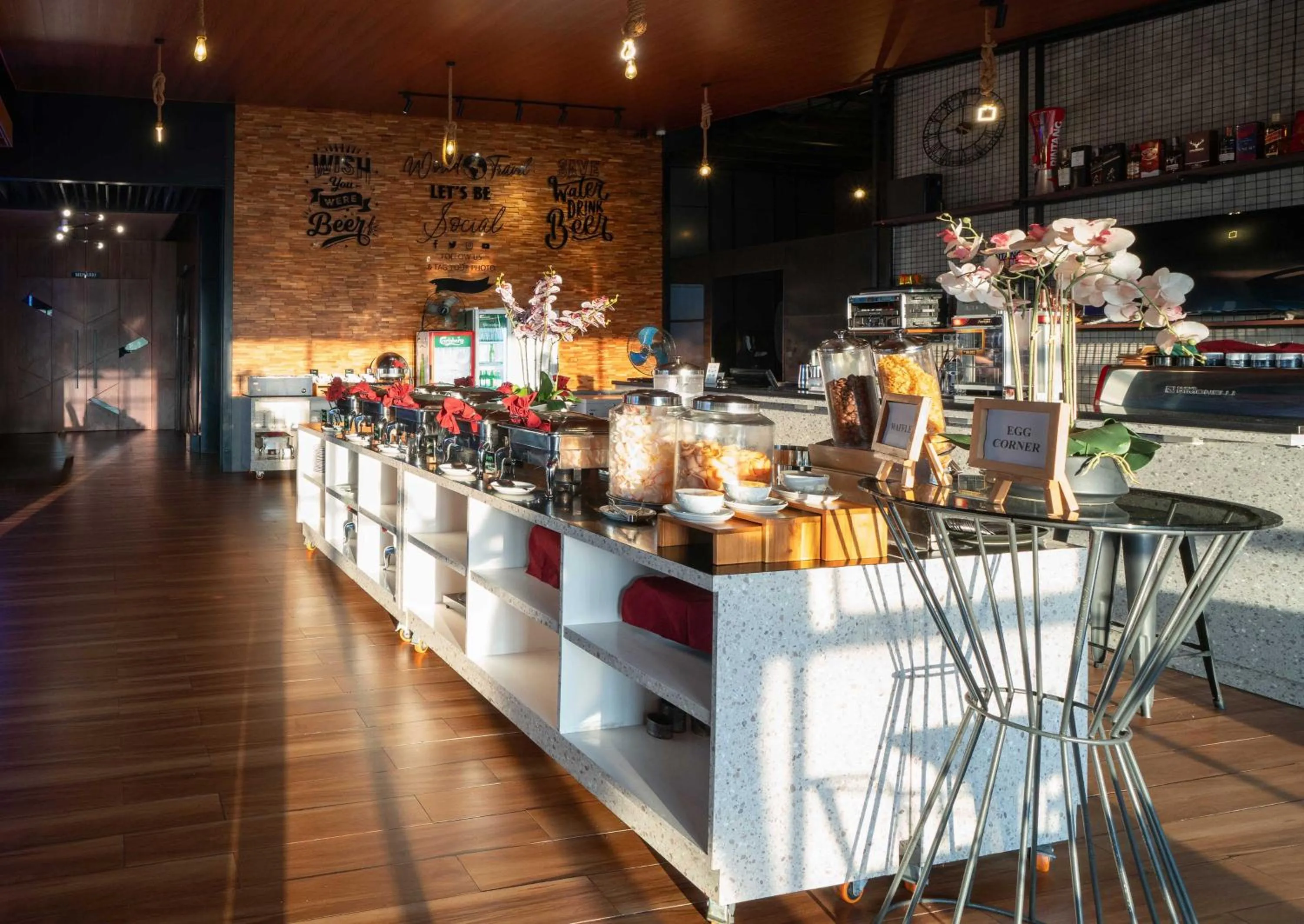 Restaurant/places to eat in KYRIAD M2 LAMPUNG