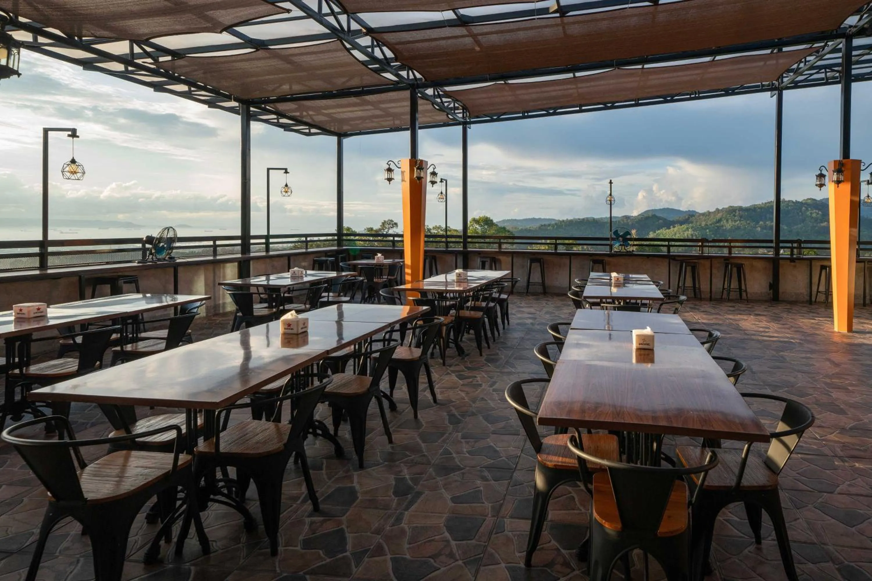 Restaurant/places to eat in KYRIAD M2 LAMPUNG