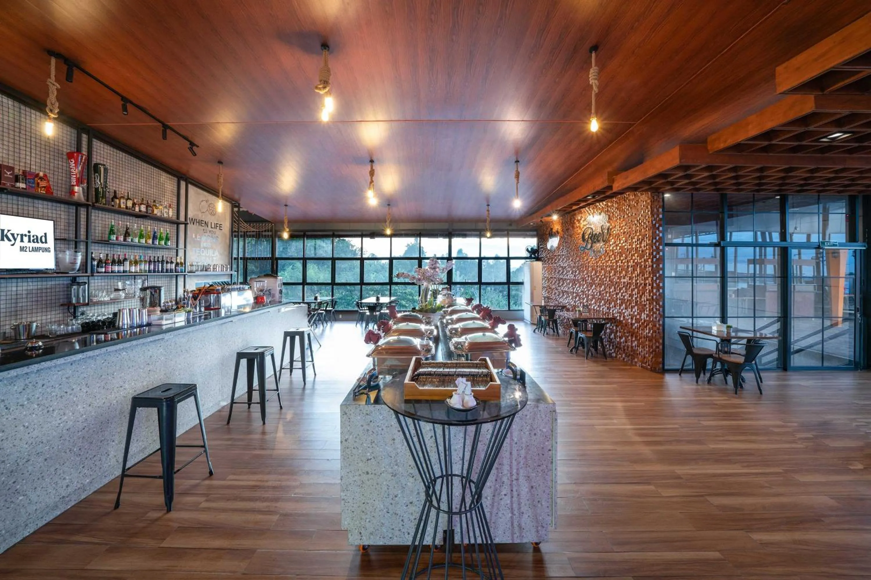 Restaurant/places to eat in KYRIAD M2 LAMPUNG