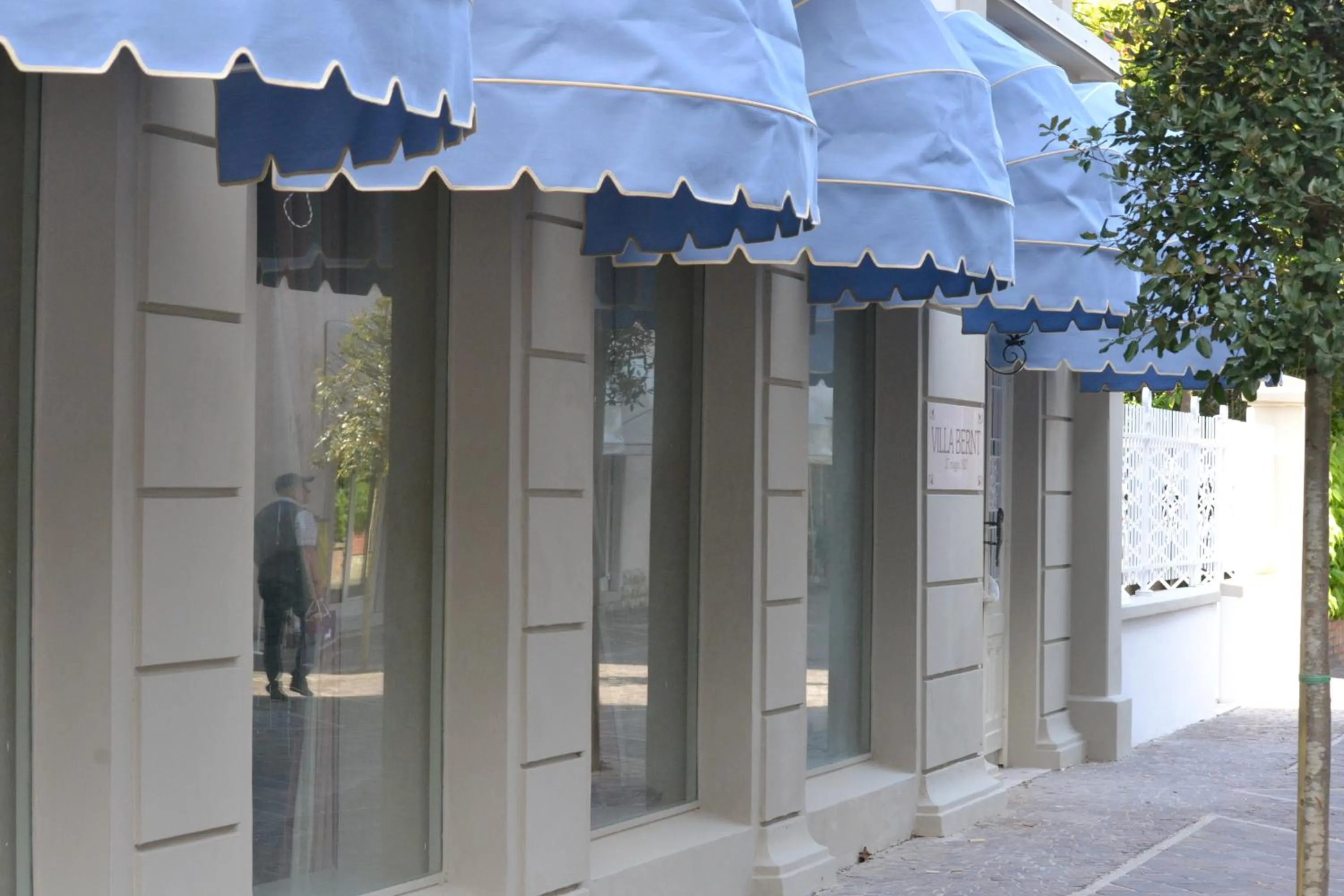 Facade/entrance in Hotel Villa Bernt