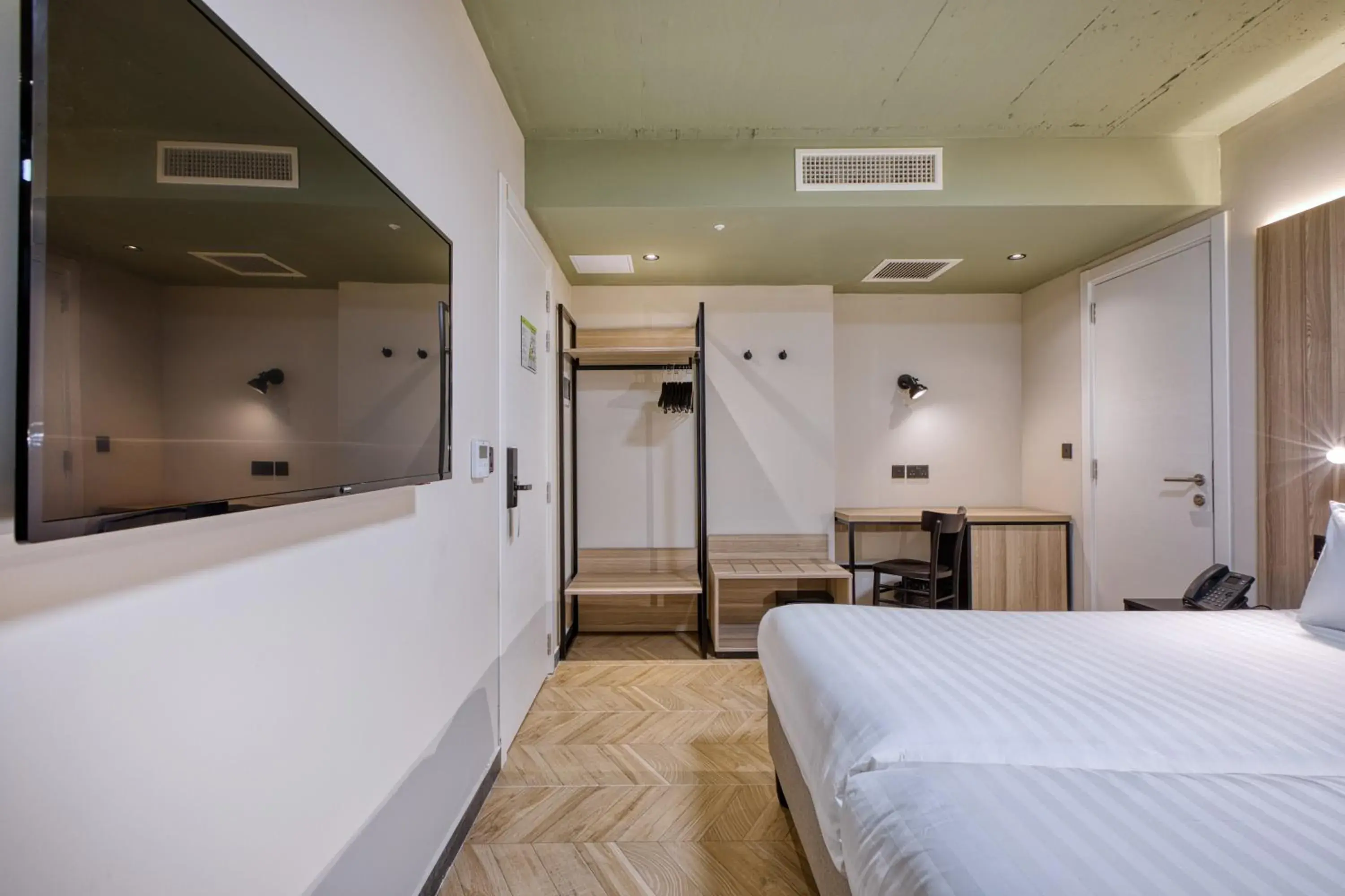 TV and multimedia, Bed in VITA Hotel & Rooftop TV and multimedia, Bed in VITA Hotel & Rooftop