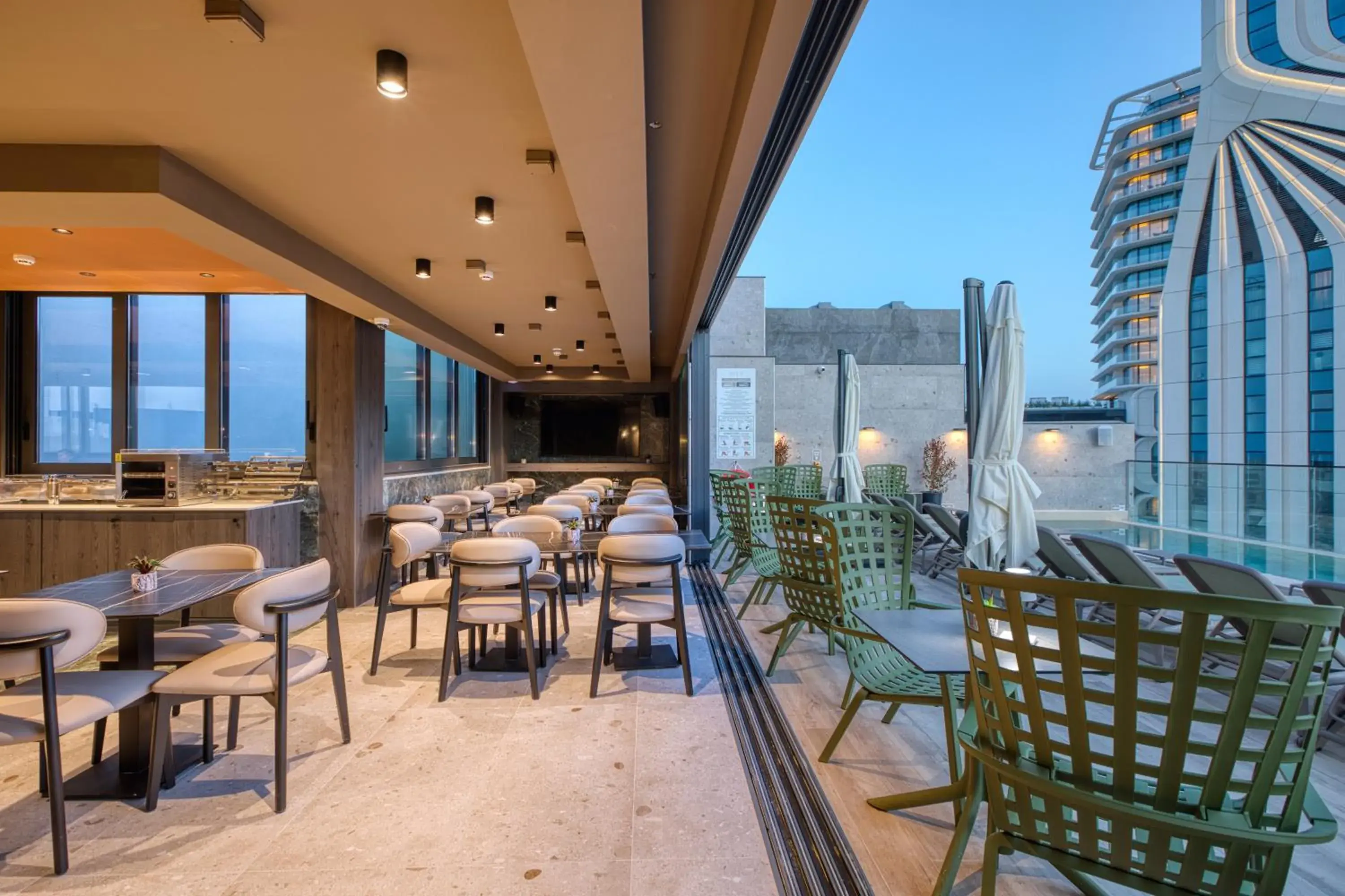 Restaurant/places to eat in VITA Hotel & Rooftop Restaurant/places to eat in VITA Hotel & Rooftop