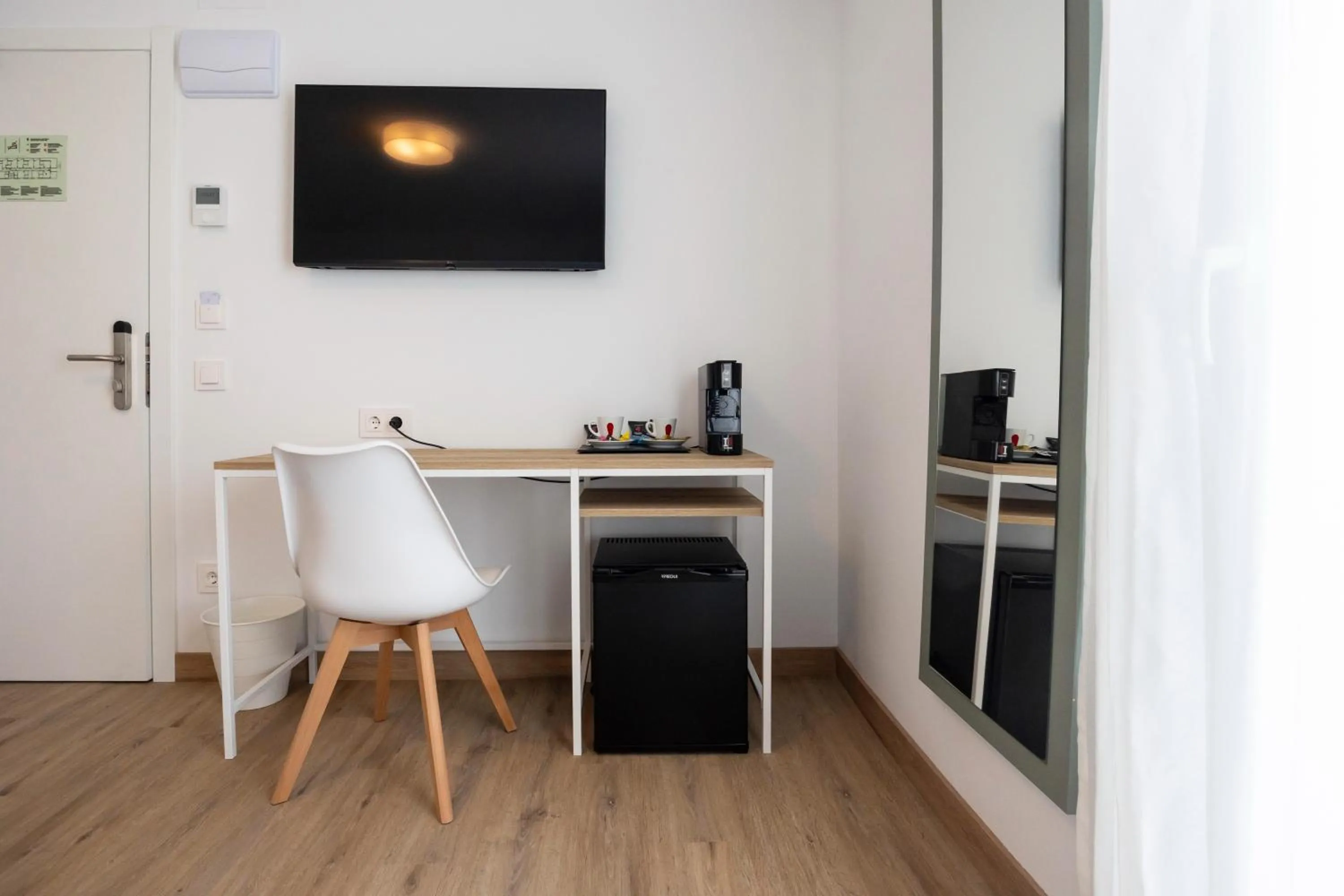 TV and multimedia in Hotel Calella by Beatriz Hoteles