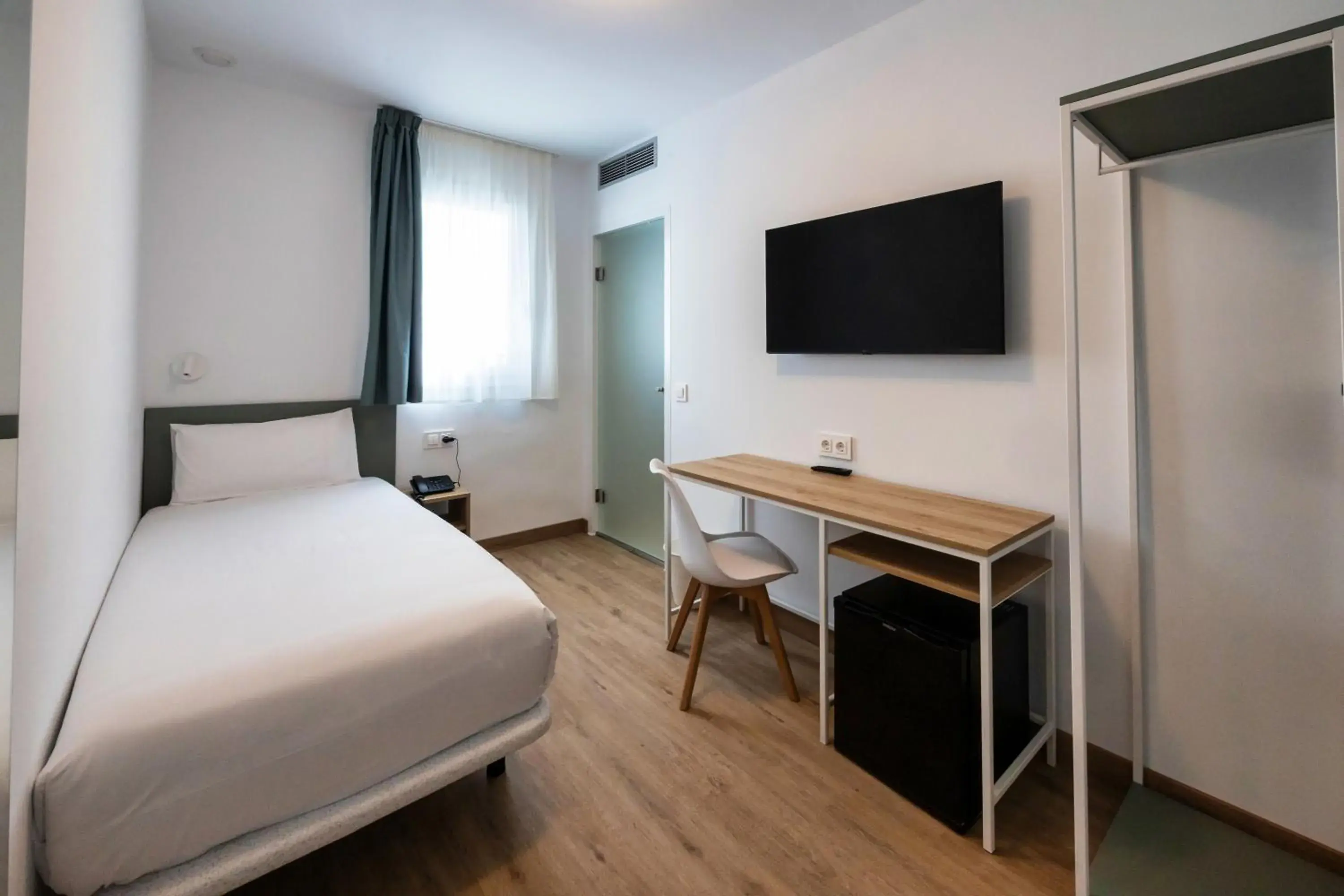 Single Room in Hotel Calella by Beatriz Hoteles Single Room in Hotel Calella by Beatriz Hoteles