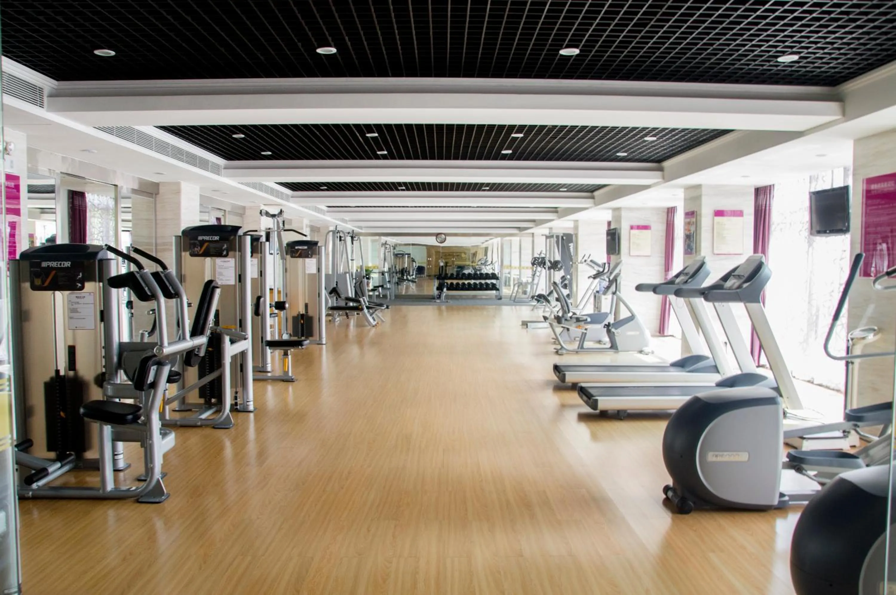 Fitness centre/facilities in Shenzhen Baohengda International Hotel