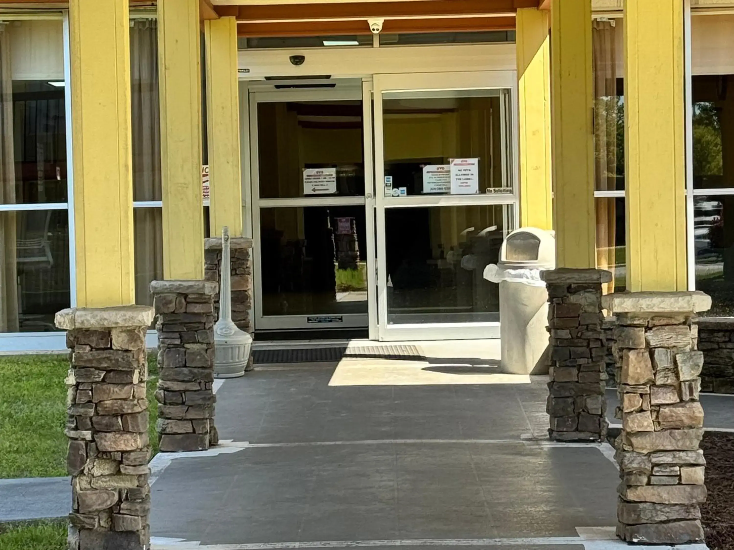 Property building in OYO Hotel Phenix City Property building in OYO Hotel Phenix City