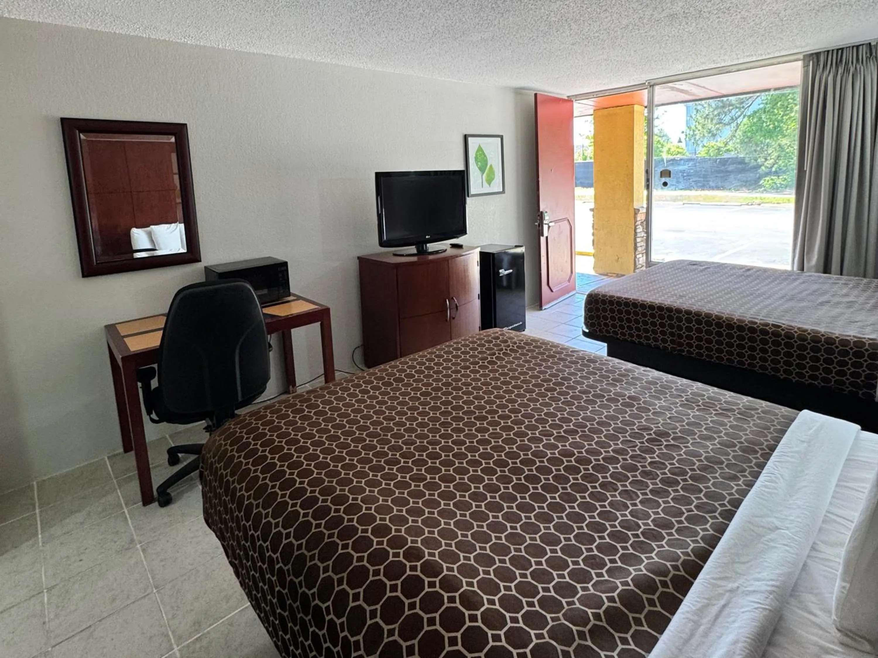 Bedroom in OYO Hotel Phenix City