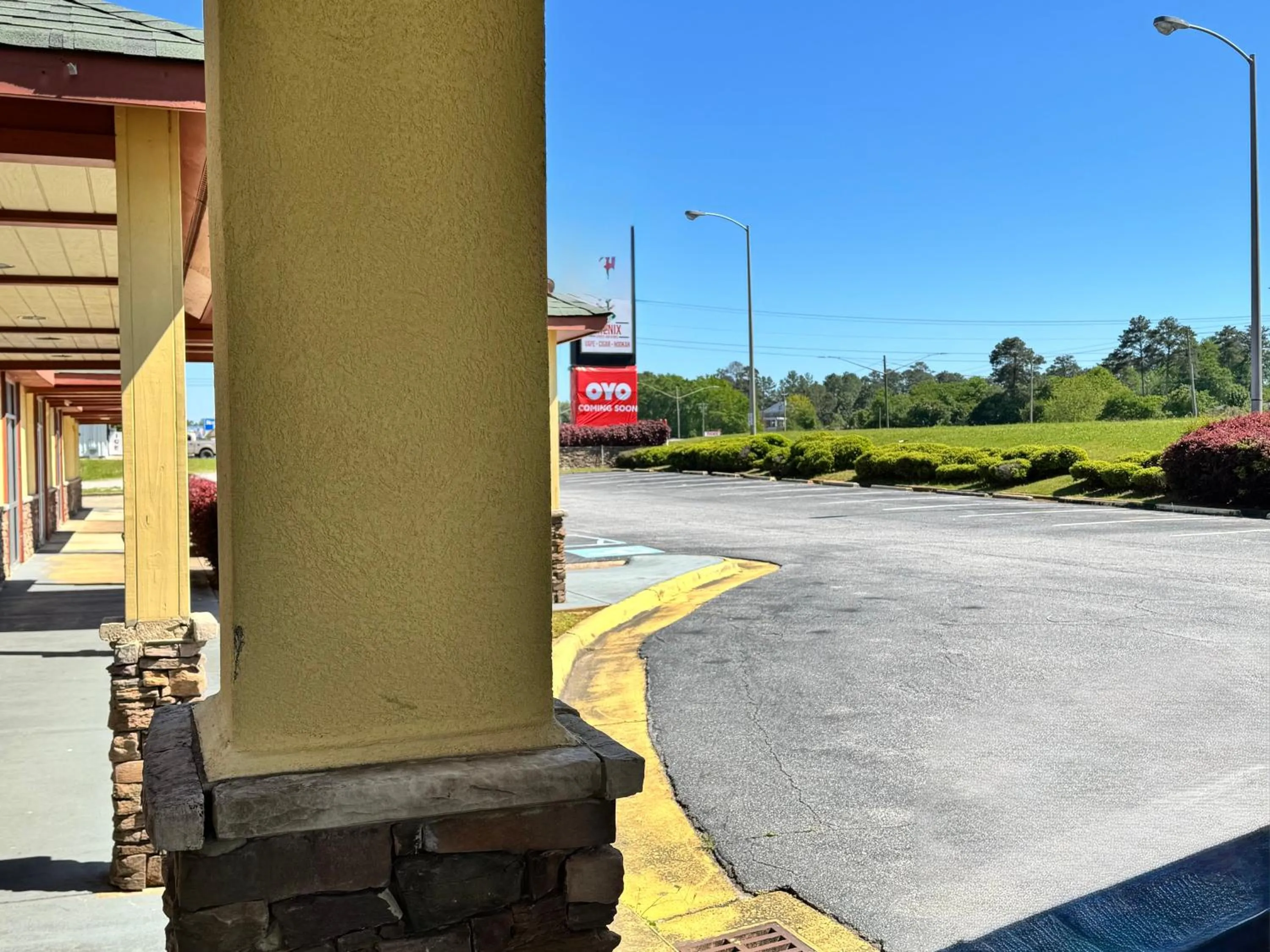 Facade/entrance in OYO Hotel Phenix City