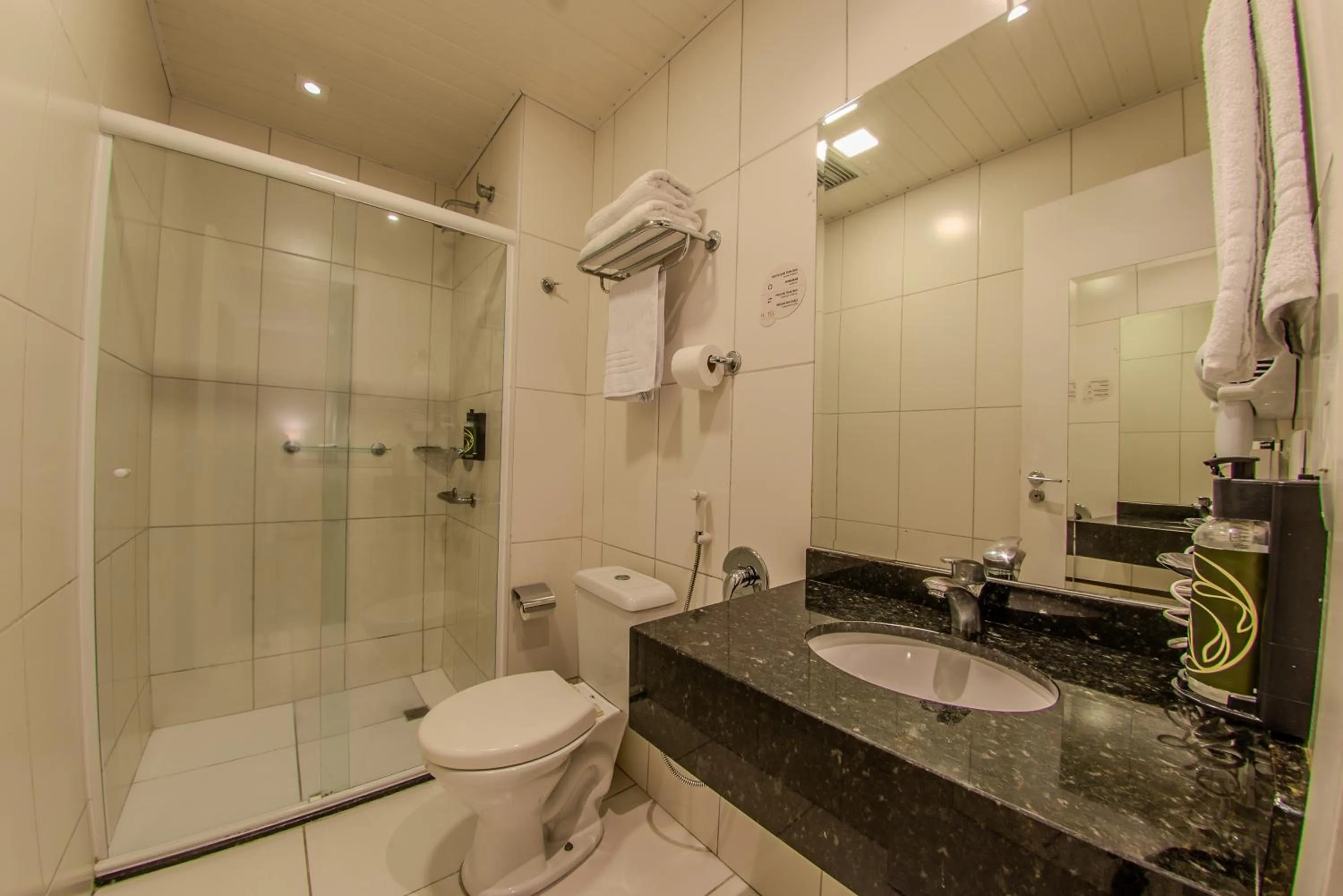 Bathroom in Hotel Centro Europeu