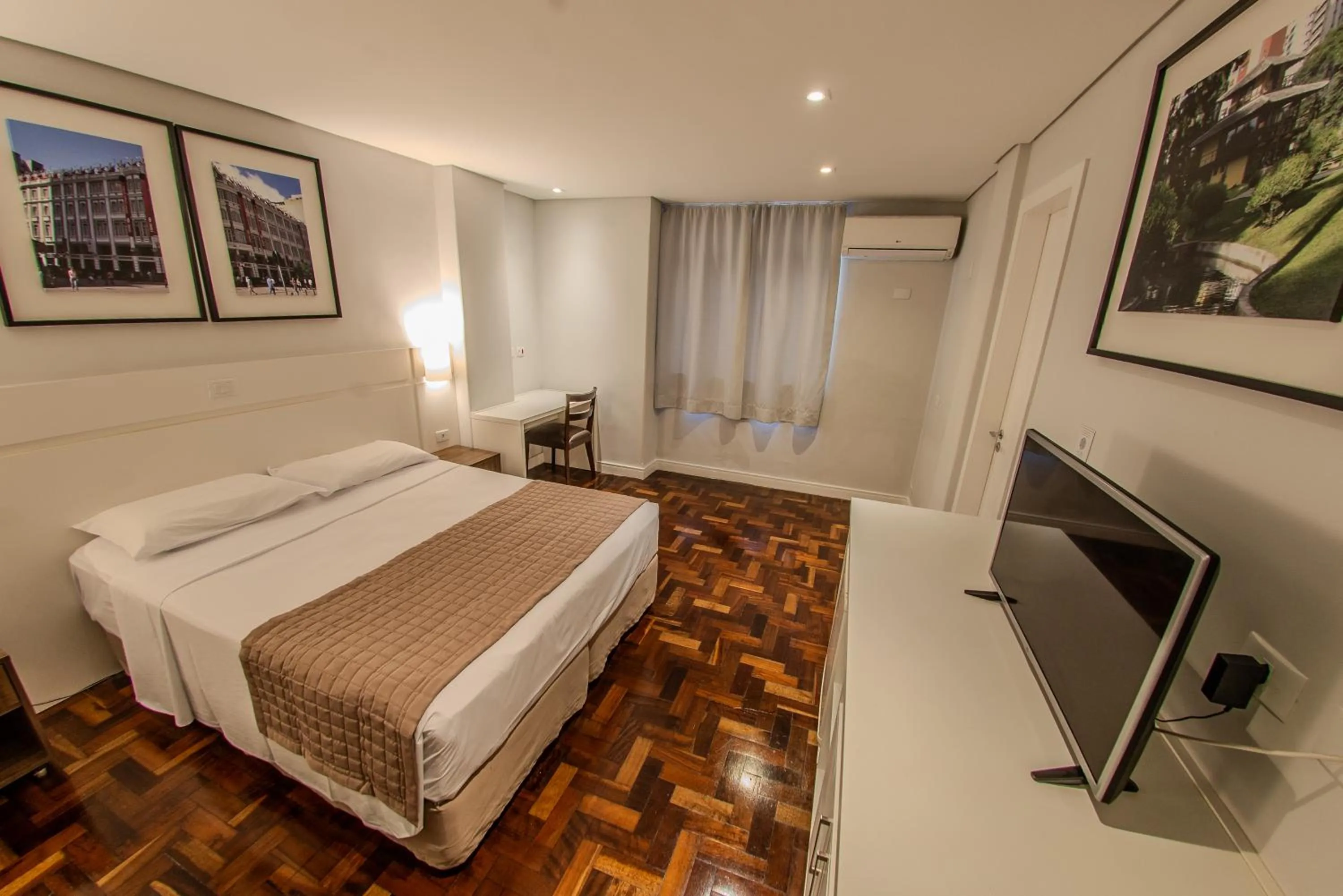 Photo of the whole room, Bed in Hotel Centro Europeu