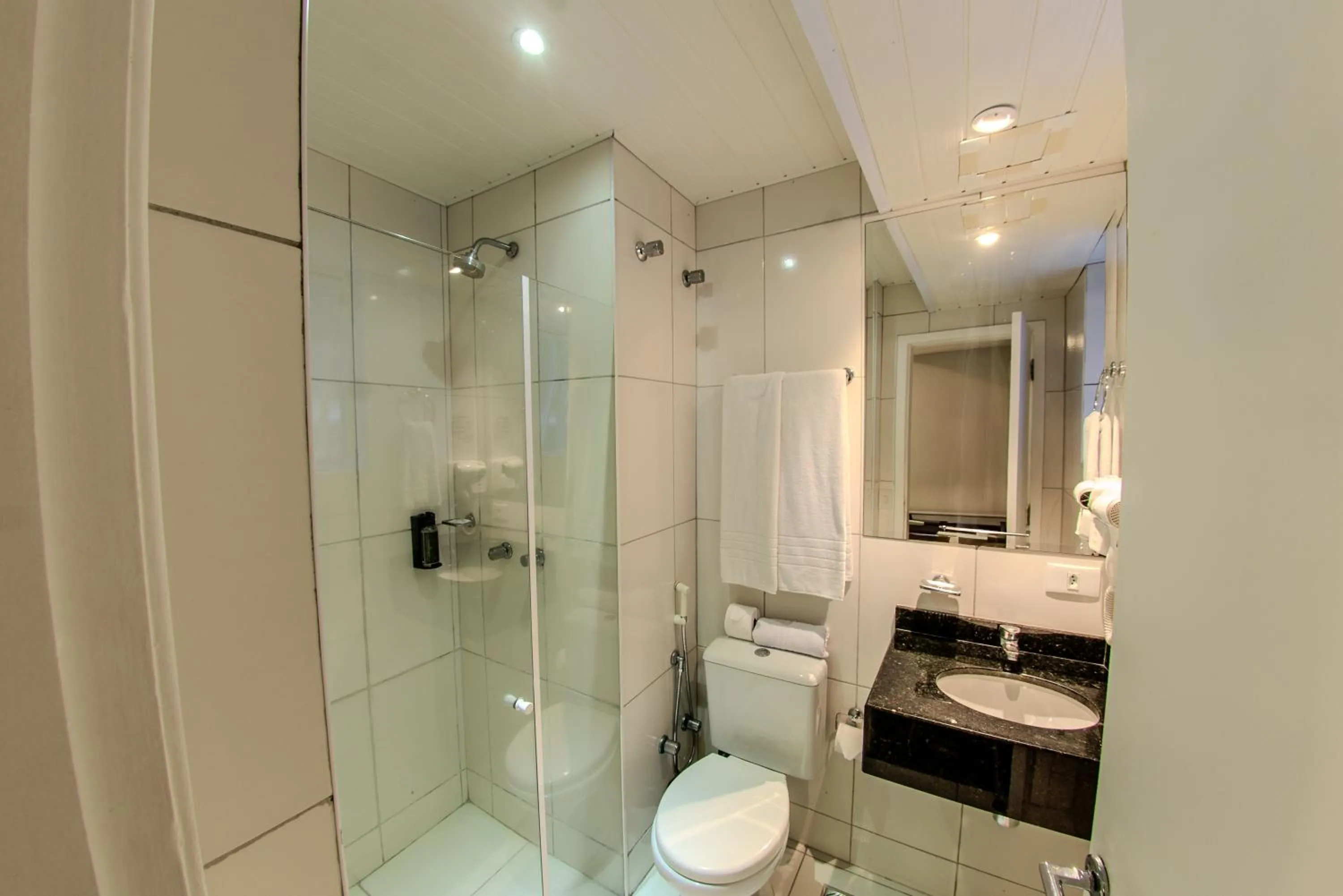 Bathroom in Hotel Centro Europeu