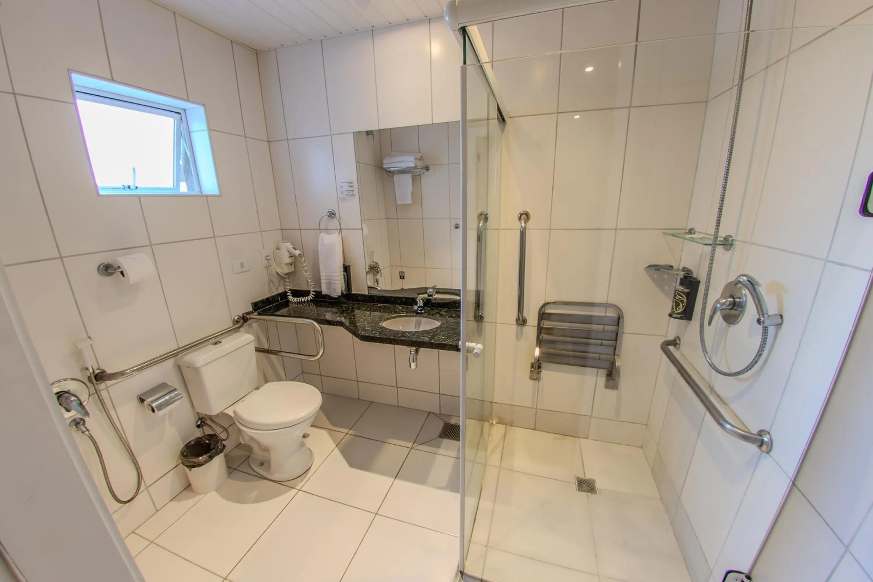 Bathroom in Hotel Centro Europeu