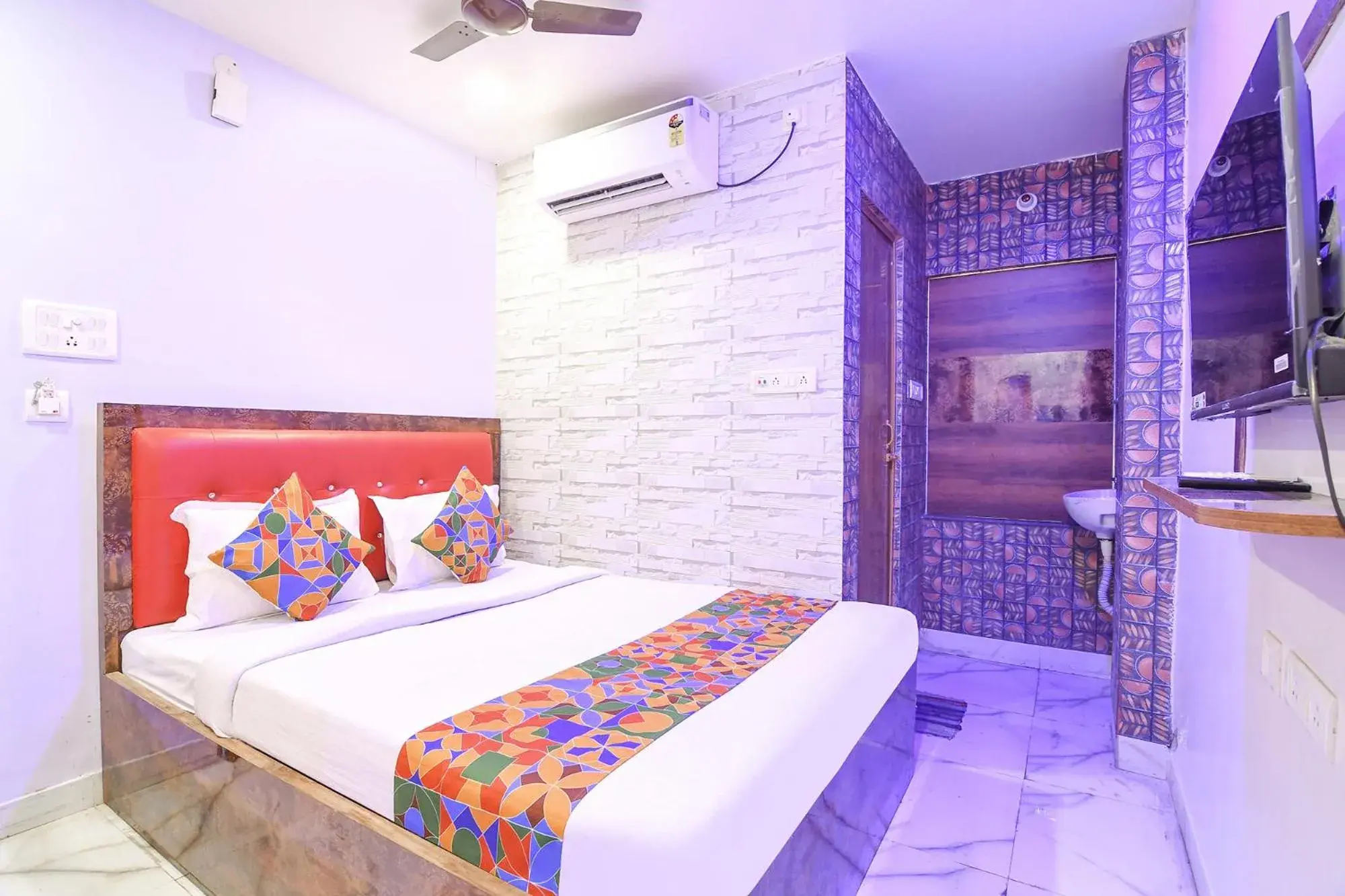 Deluxe Room - single occupancy in Via Srideep Deluxe Room - single occupancy in Via Srideep