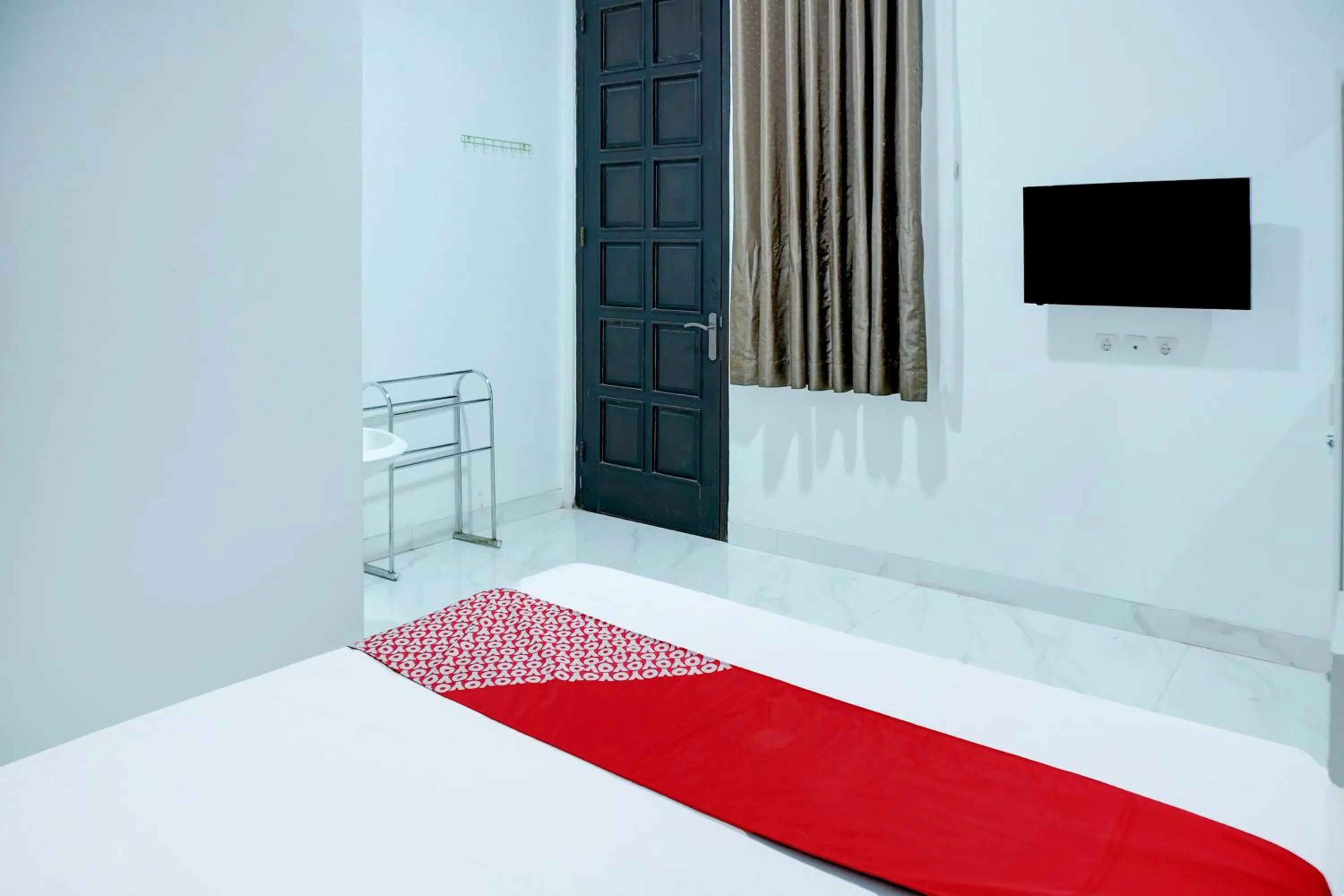 Bedroom, Bed in Hotel O Stasiun Cirebon Kejaksan Near Alun Alun Cirebon Formerly Family Homestay