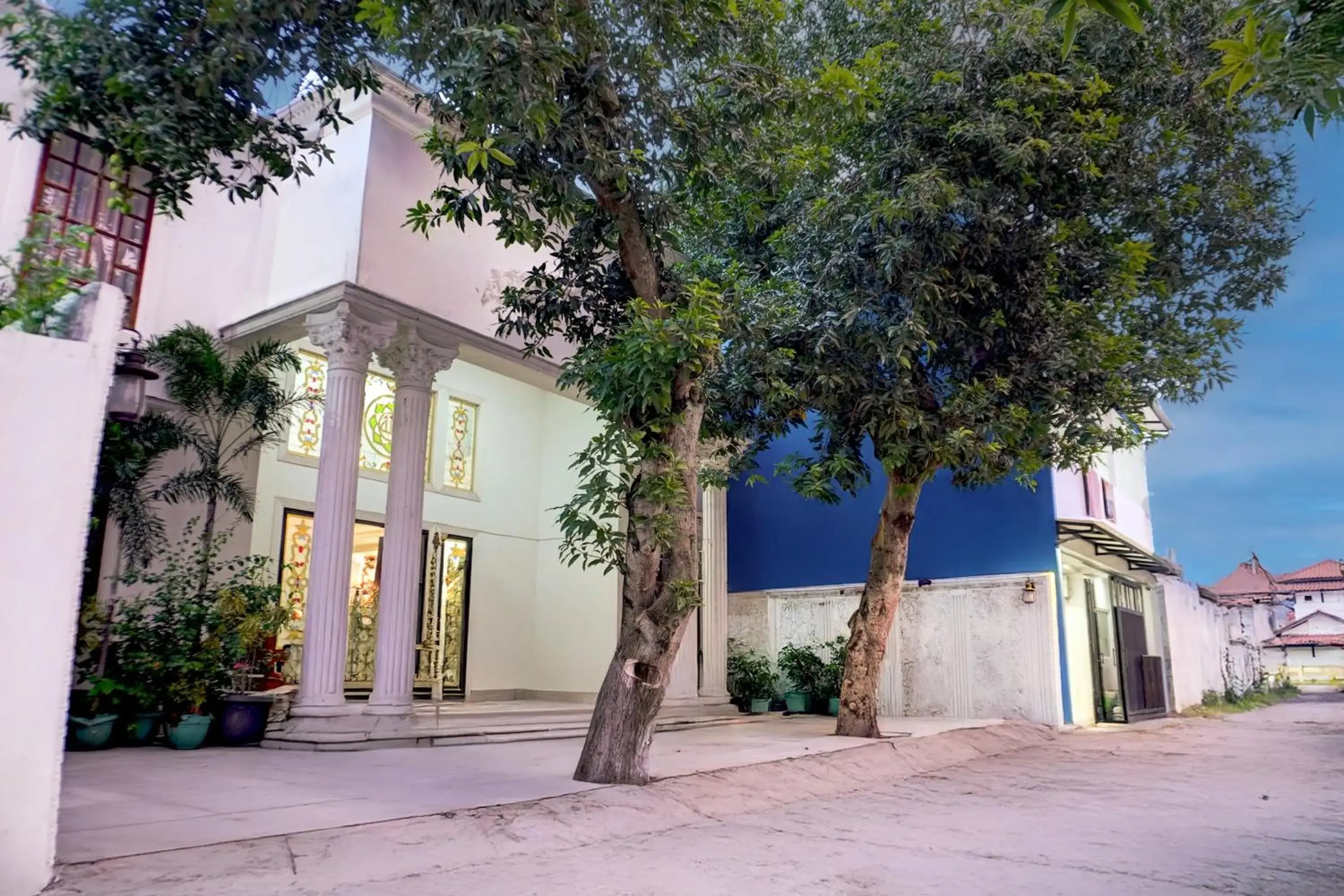 Hotel O Stasiun Cirebon Kejaksan Near Alun Alun Cirebon Formerly Family Homestay Hotel O Stasiun Cirebon Kejaksan Near Alun Alun Cirebon Formerly Family Homestay