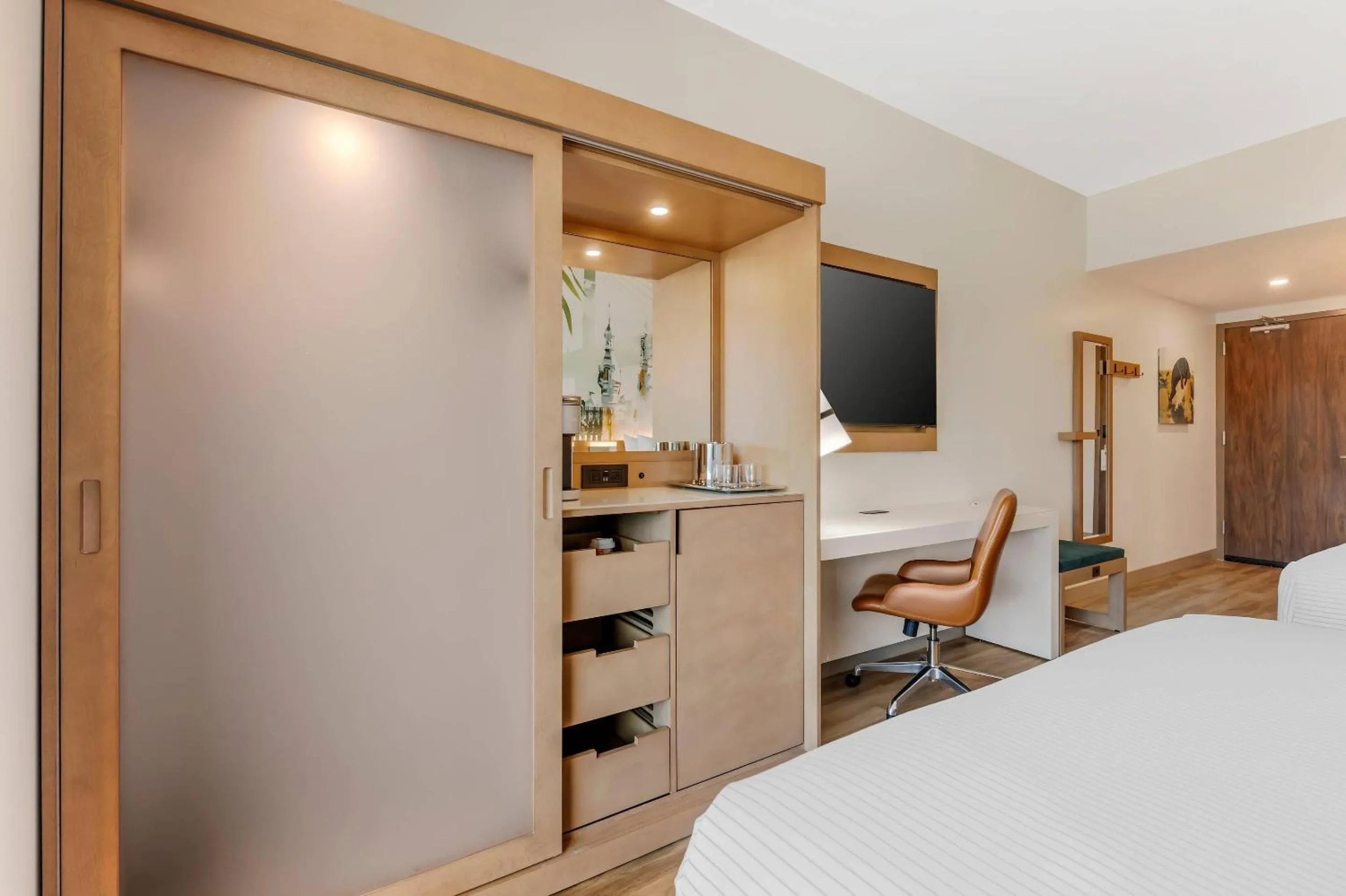 Bedroom, Bed in Cambria Hotel Tampa-Brandon