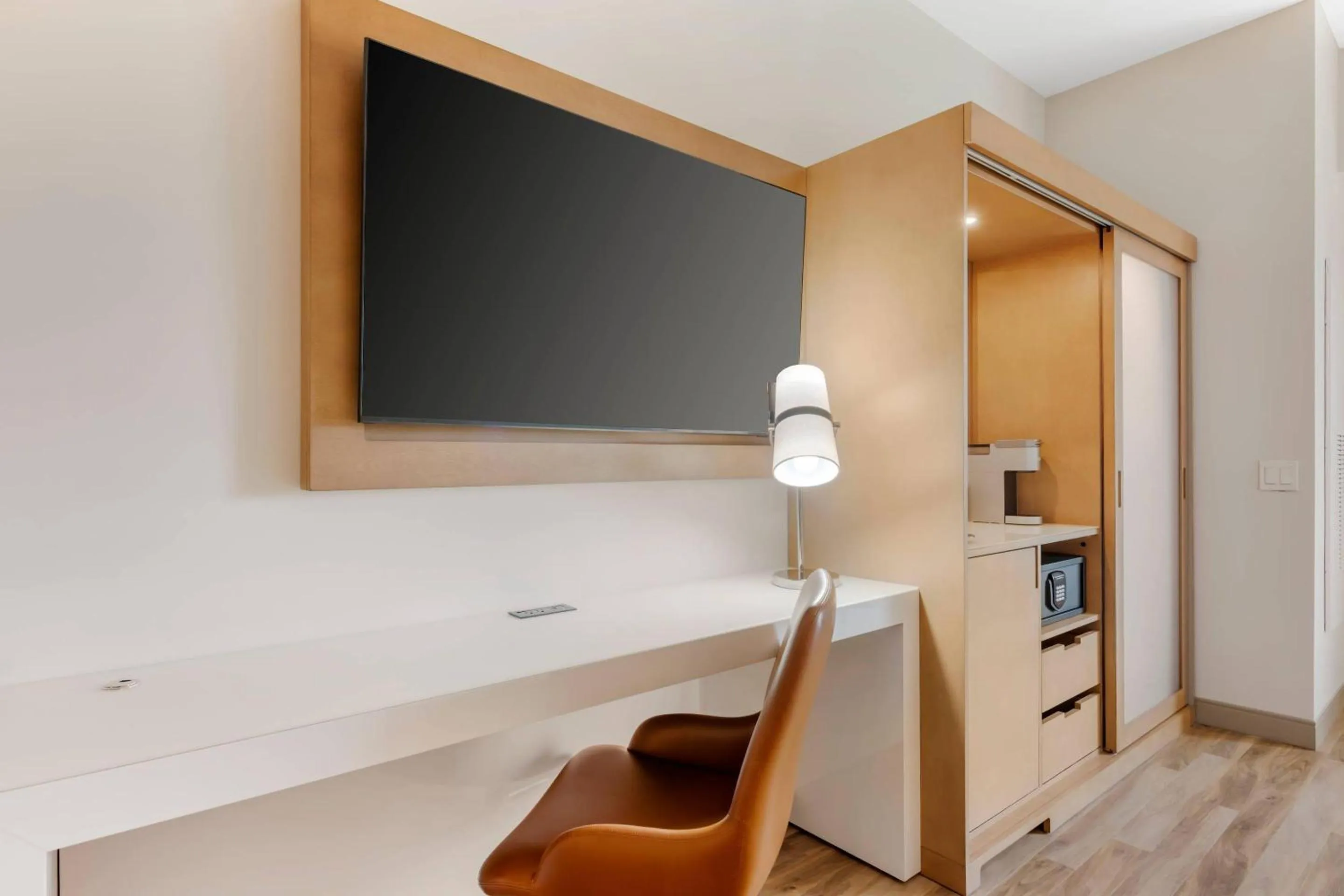 Bedroom in Cambria Hotel Tampa-Brandon