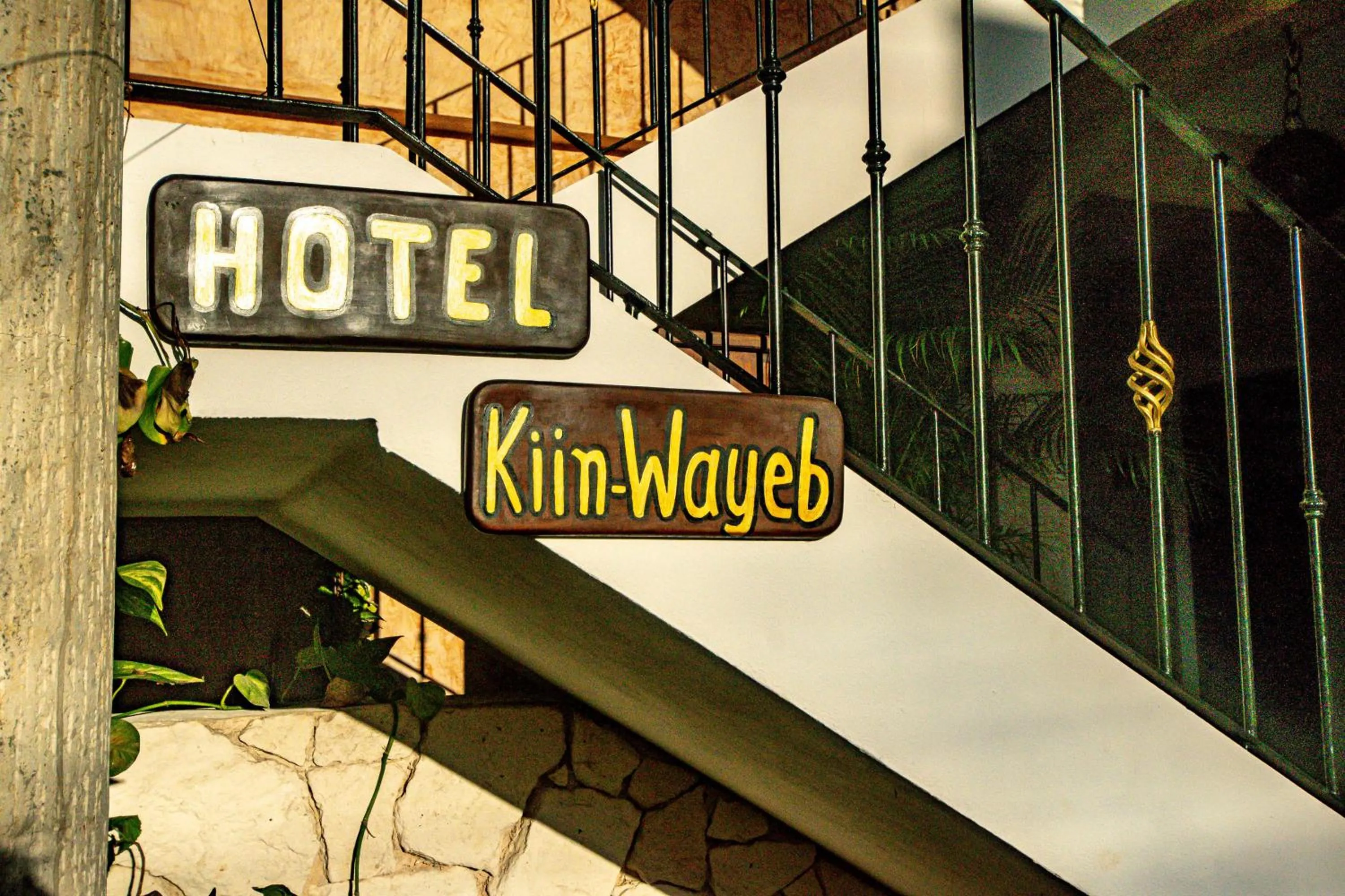 Property logo or sign in Hotel Boutique Kiin Wayeb
